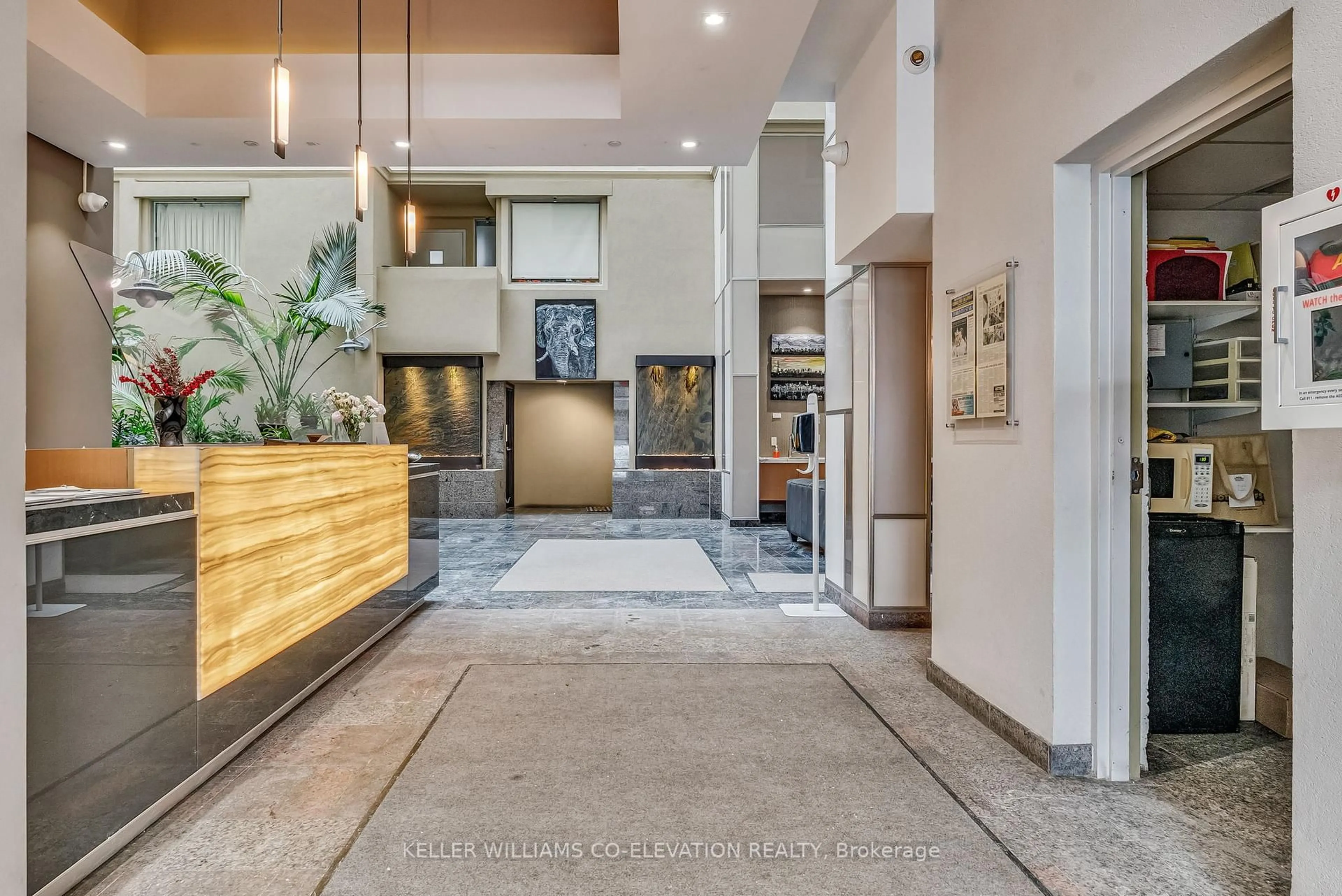 Unknown for 437 Roncesvalles Ave #215, Toronto Ontario M6R 3B9