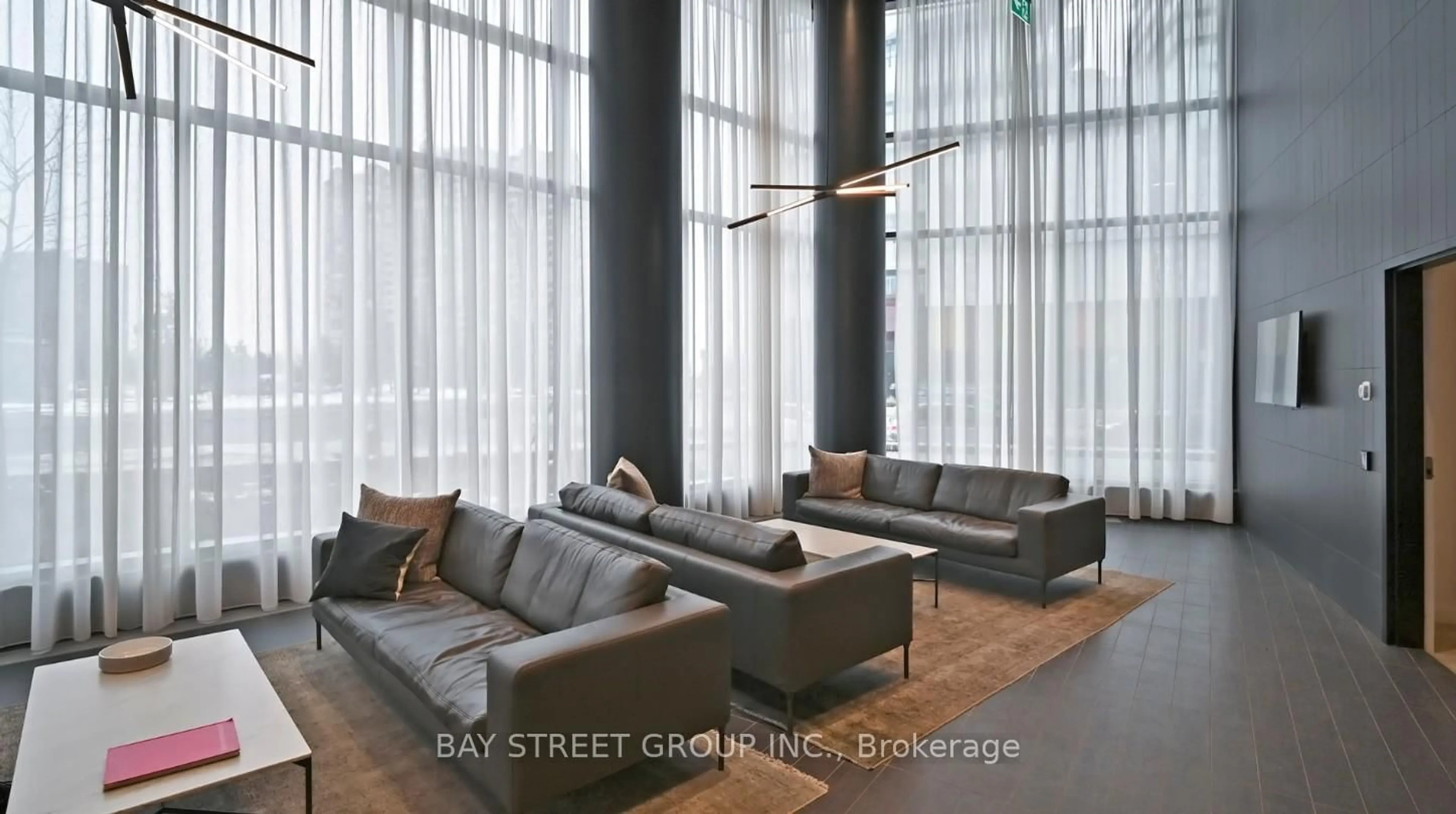 Lobby for 3900 Confederation Pkwy #3207, Mississauga Ontario L5B 0M3