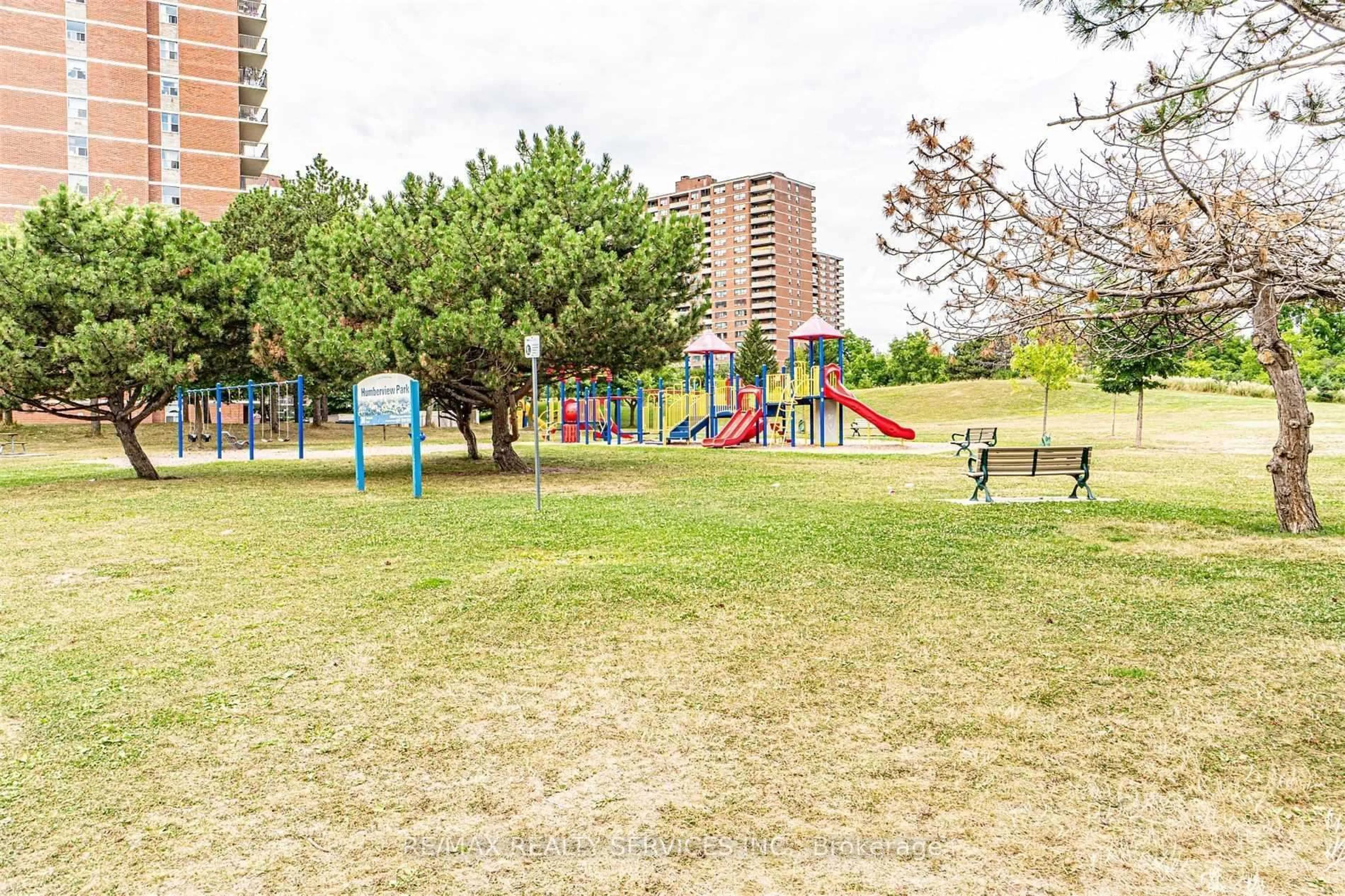Patio, street for 40 Panorama Crt #806, Toronto Ontario M9V 4M1