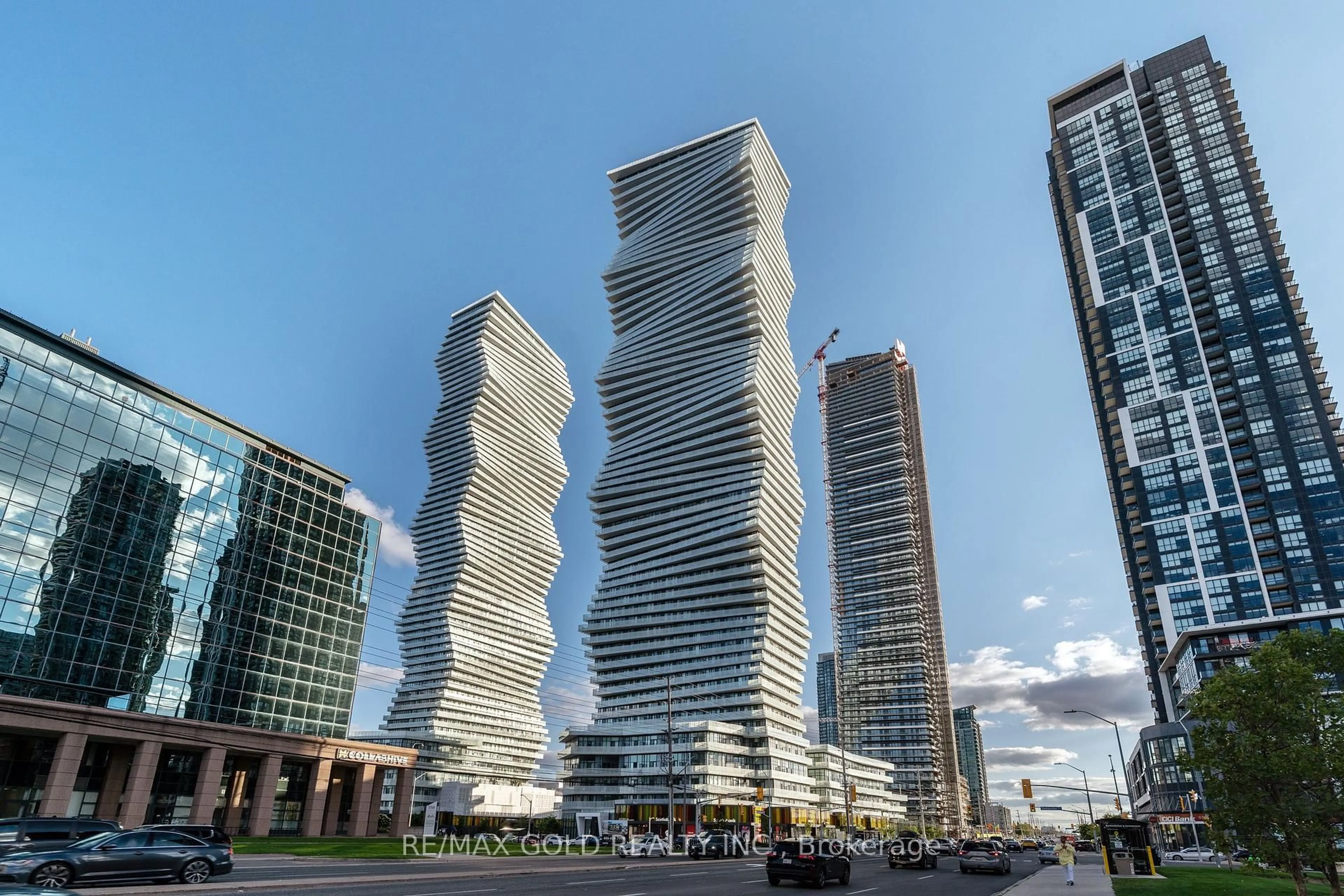Blurry image for 3900 Confedration Pkwy #2707, Mississauga Ontario L5B 0M3