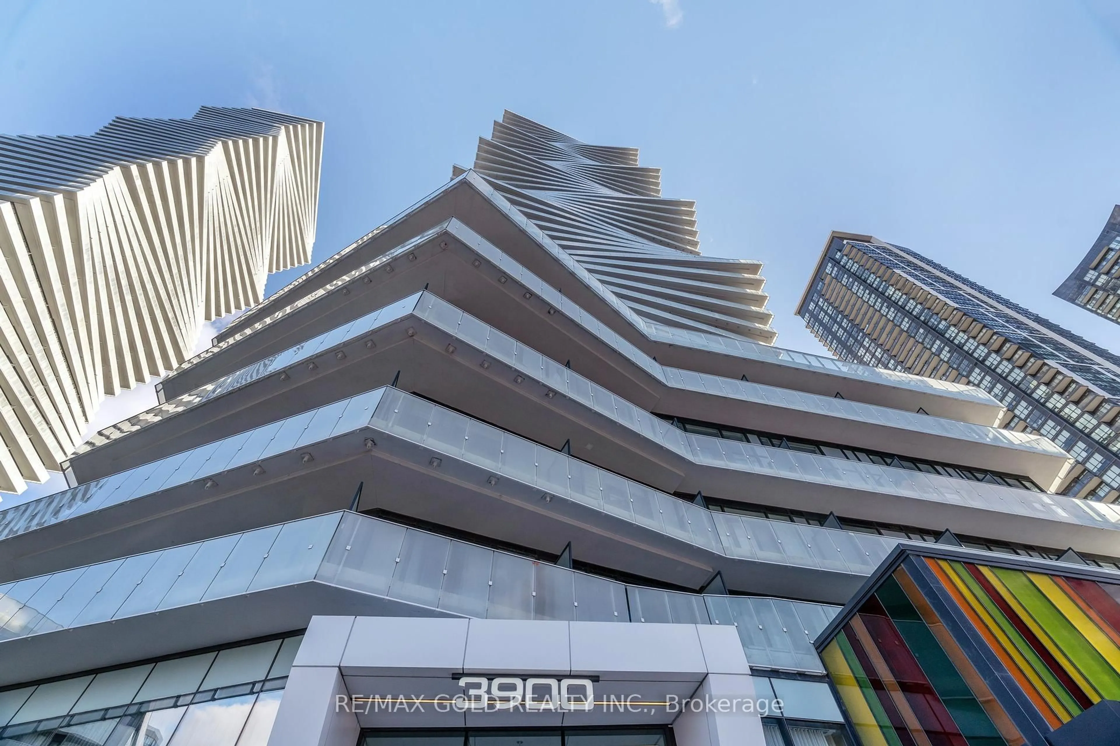 Indoor foyer for 3900 Confedration Pkwy #2707, Mississauga Ontario L5B 0M3