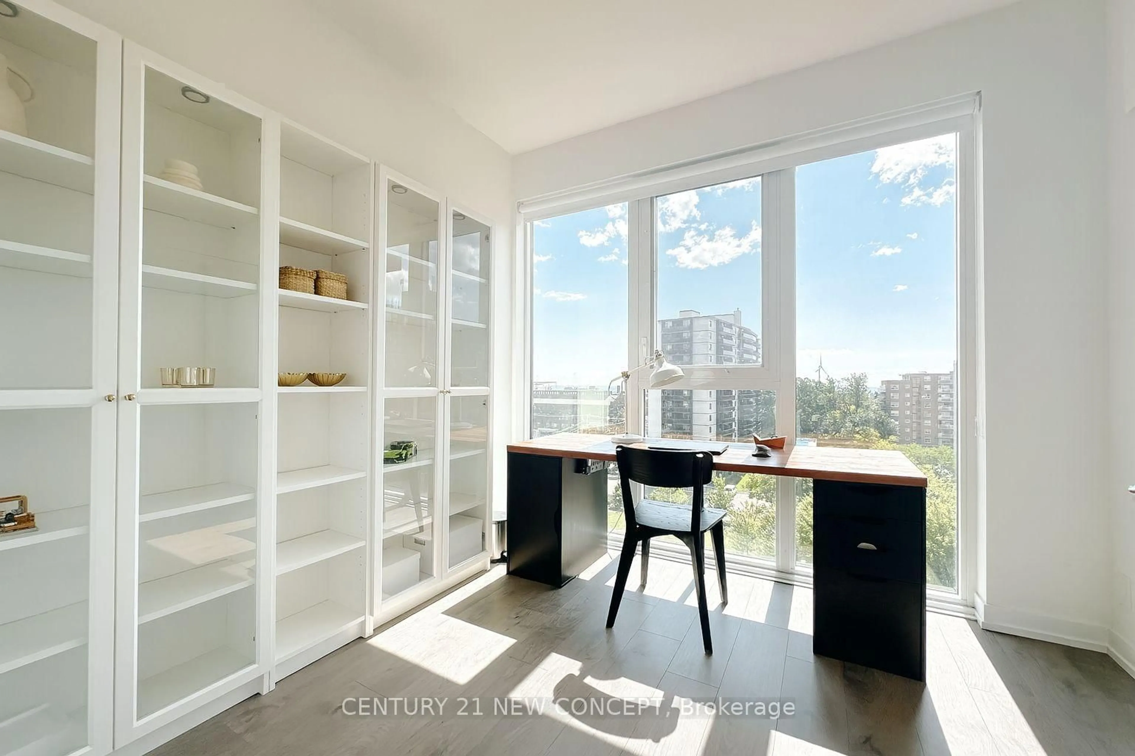 A pic of a room for 270 Dufferin St #608, Toronto Ontario M6K 0H8