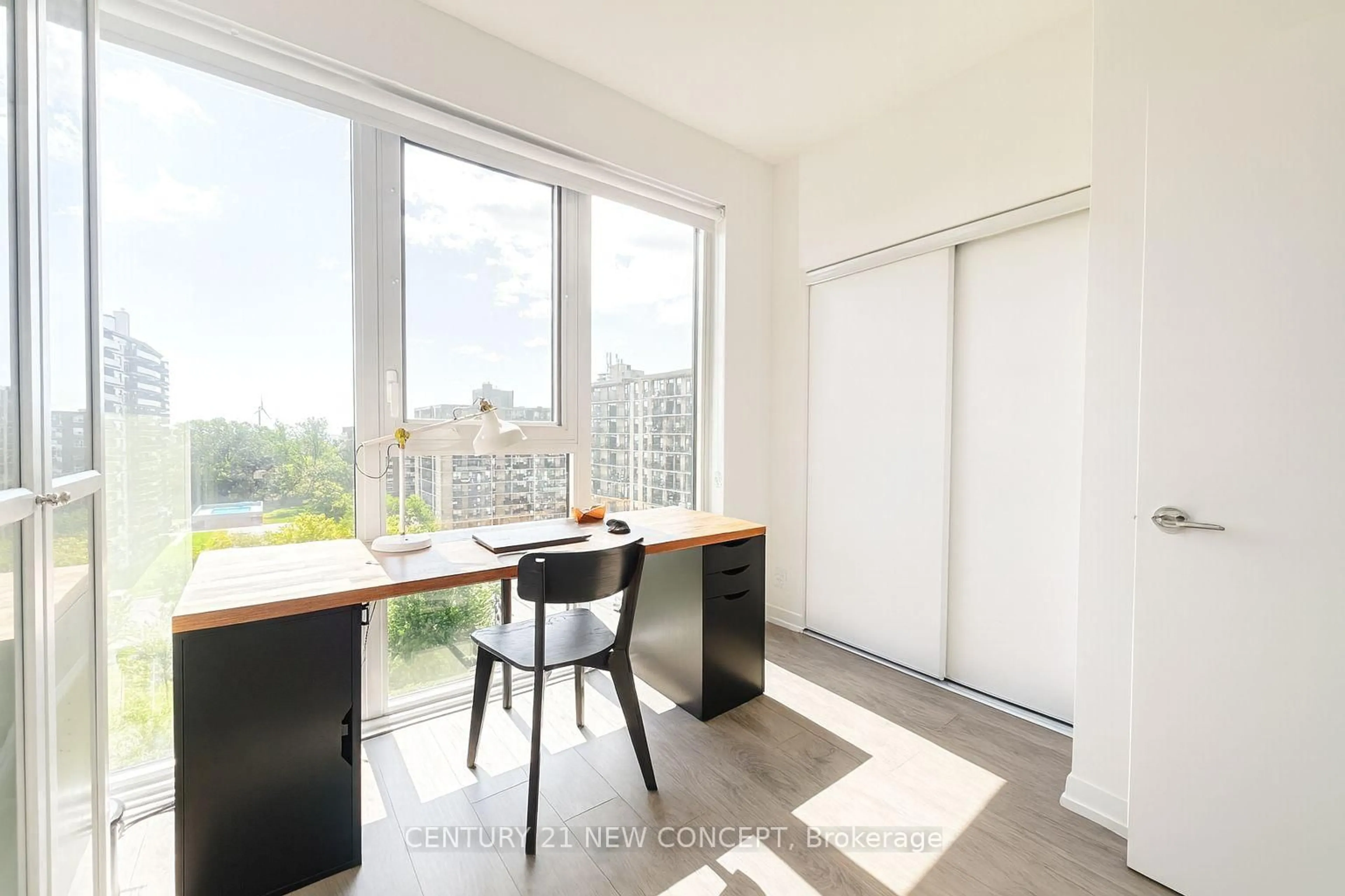 A pic of a room for 270 Dufferin St #608, Toronto Ontario M6K 0H8