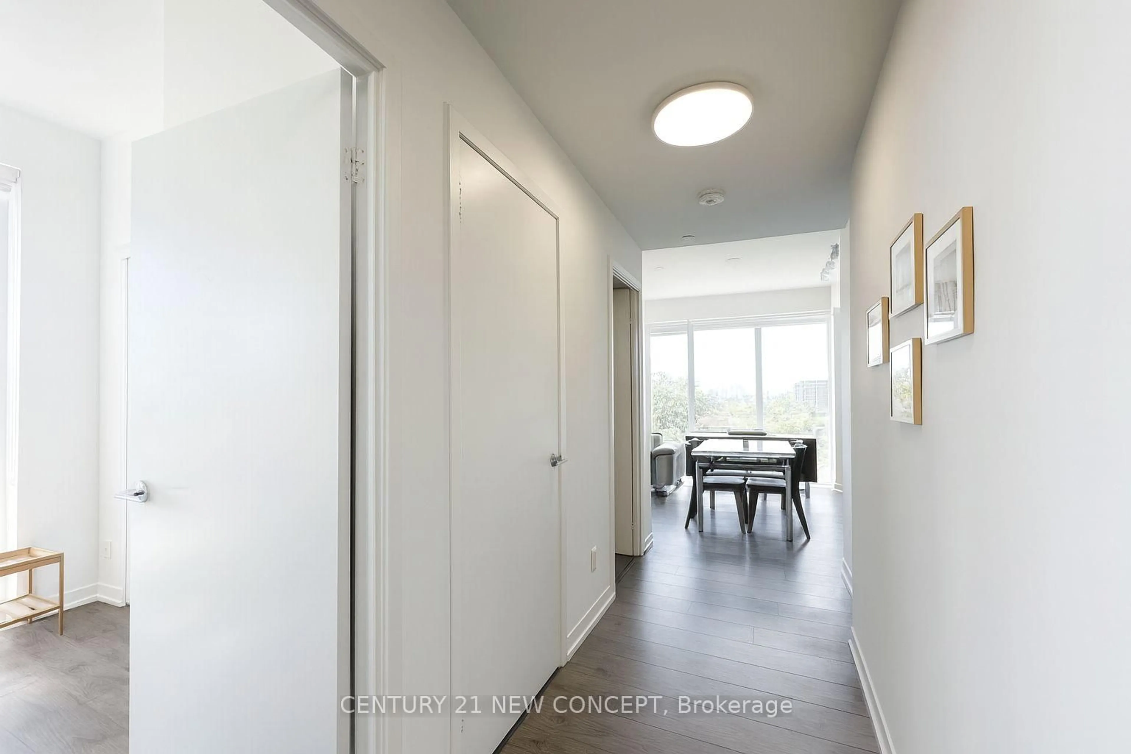 Indoor entryway for 270 Dufferin St #608, Toronto Ontario M6K 0H8