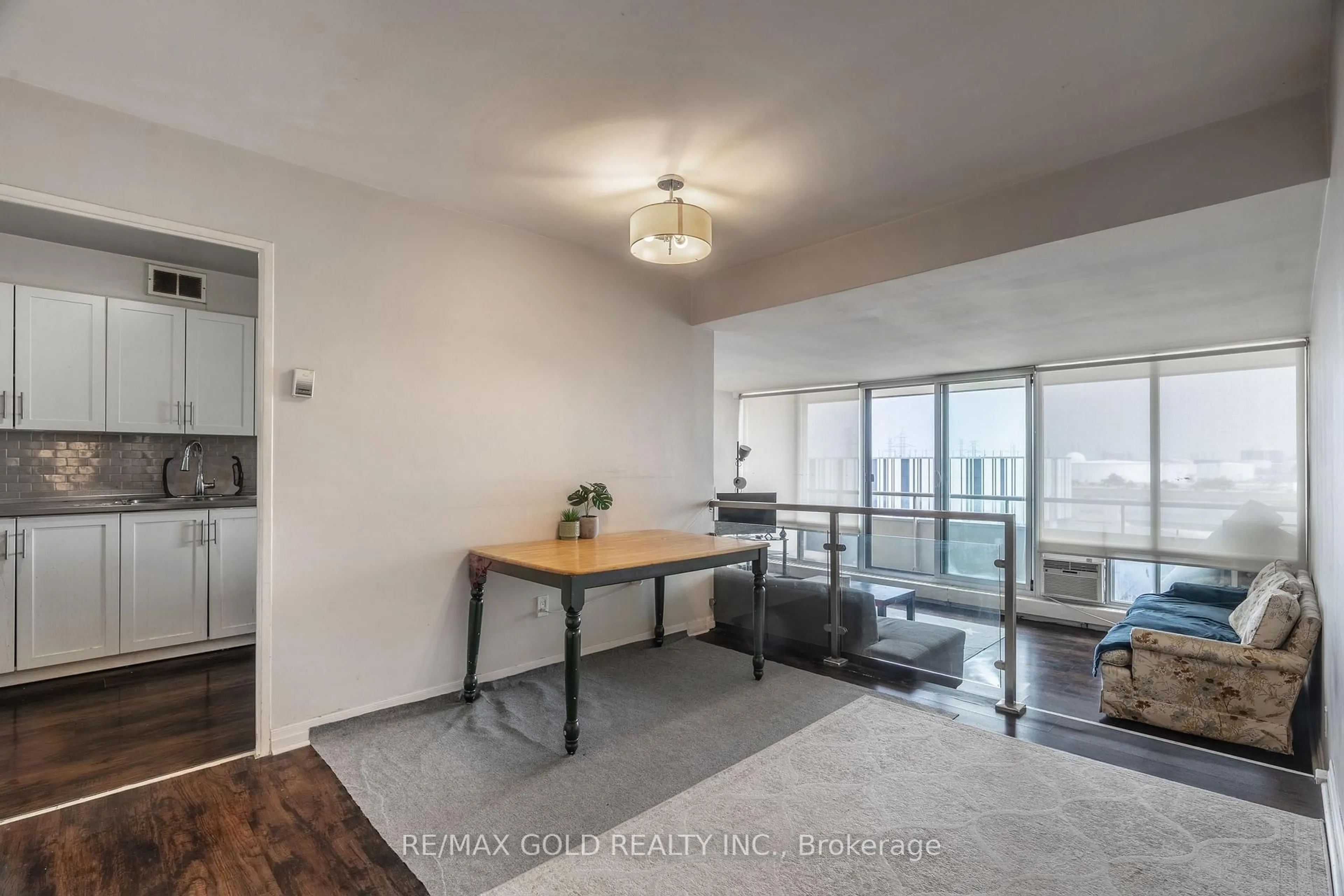 A pic of a room for 1 Four Winds Dr #502, Toronto Ontario M3J 2T1