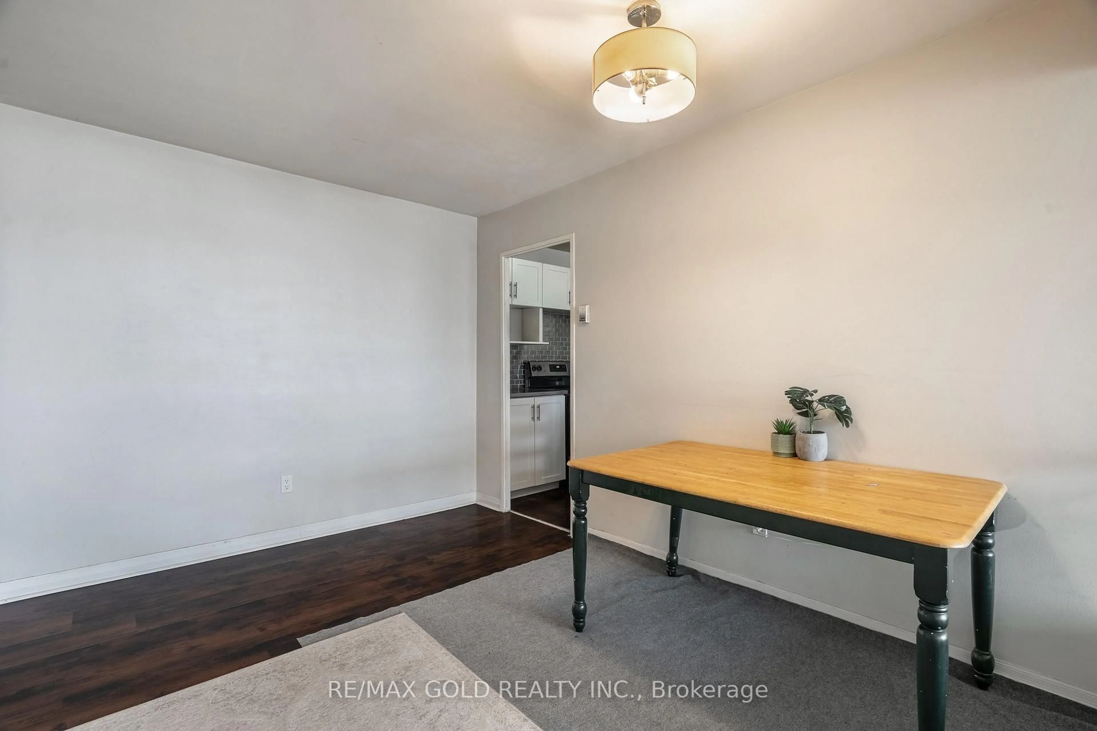 A pic of a room for 1 Four Winds Dr #502, Toronto Ontario M3J 2T1