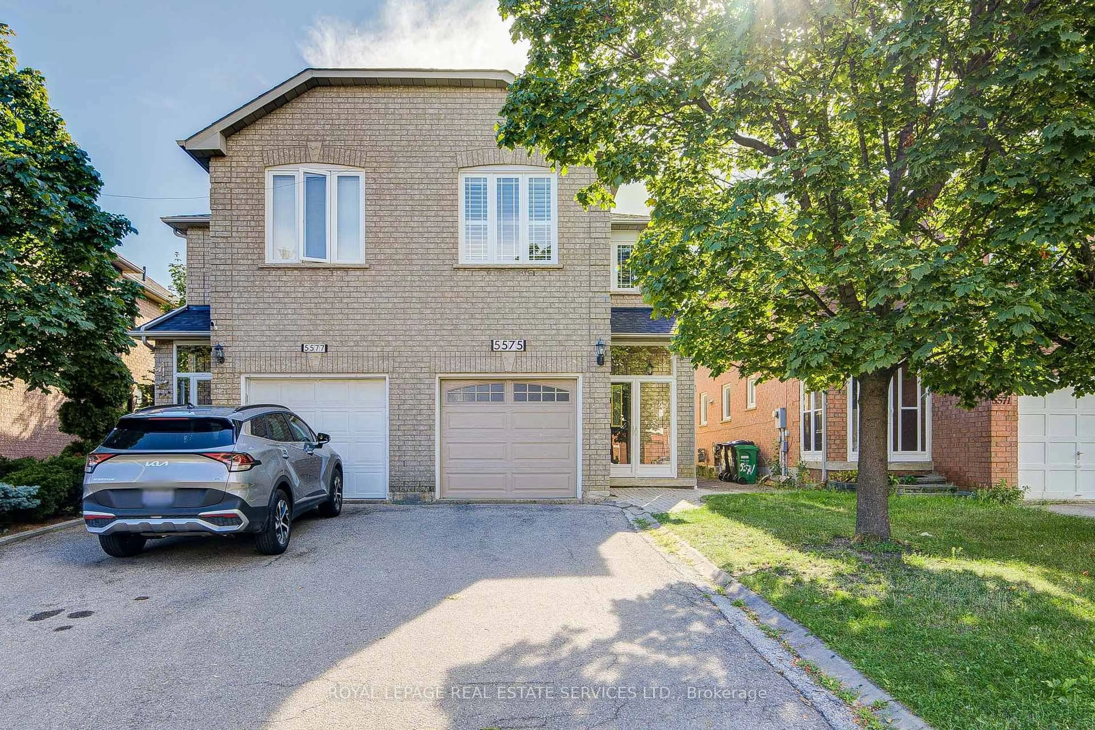 Home with brick exterior material, street for 5575 Richmeadow Mews, Mississauga Ontario L4Z 3T4