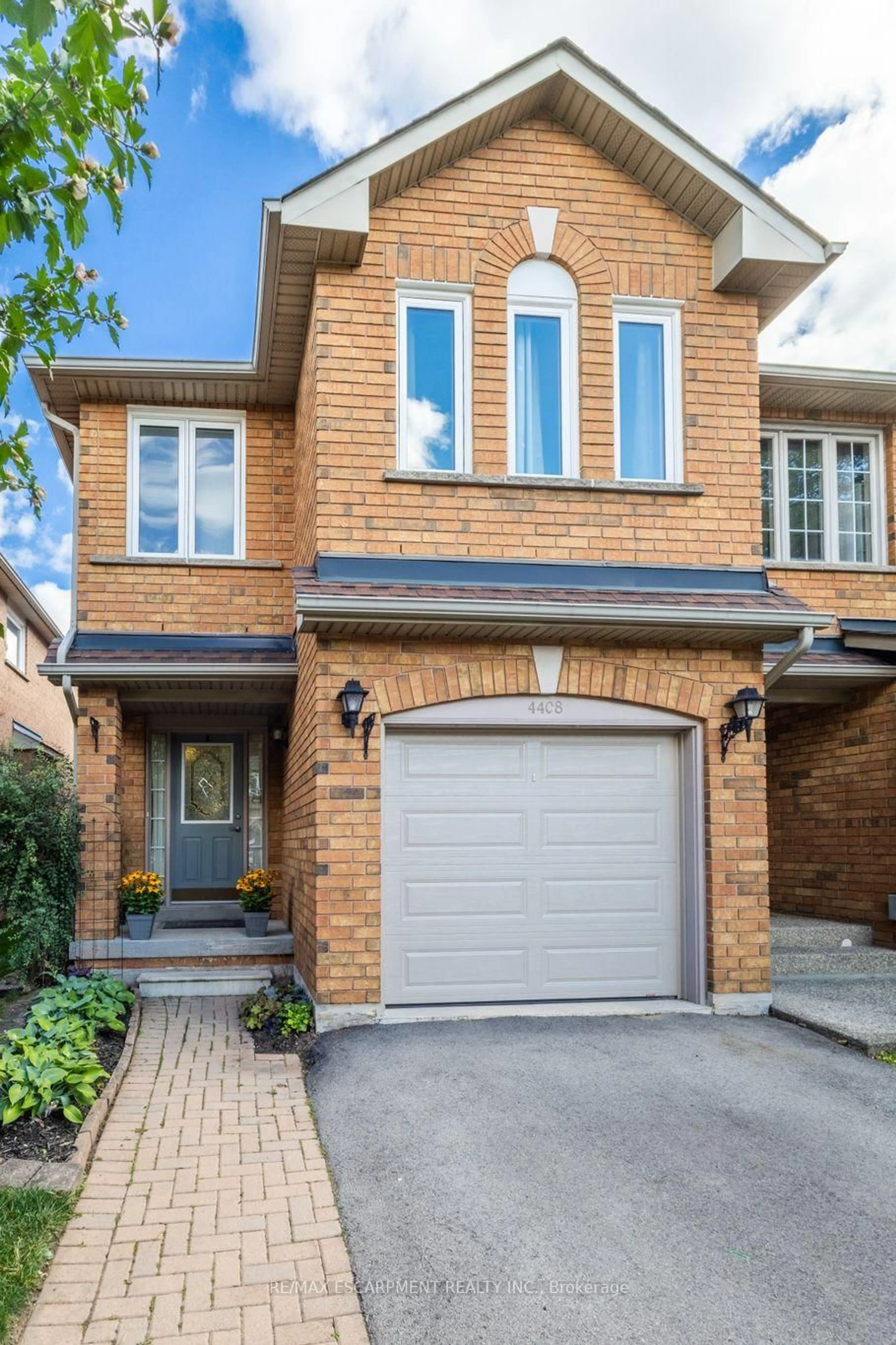 Home with brick exterior material, street for 4408 Vallence Dr, Burlington Ontario L7L 6J7
