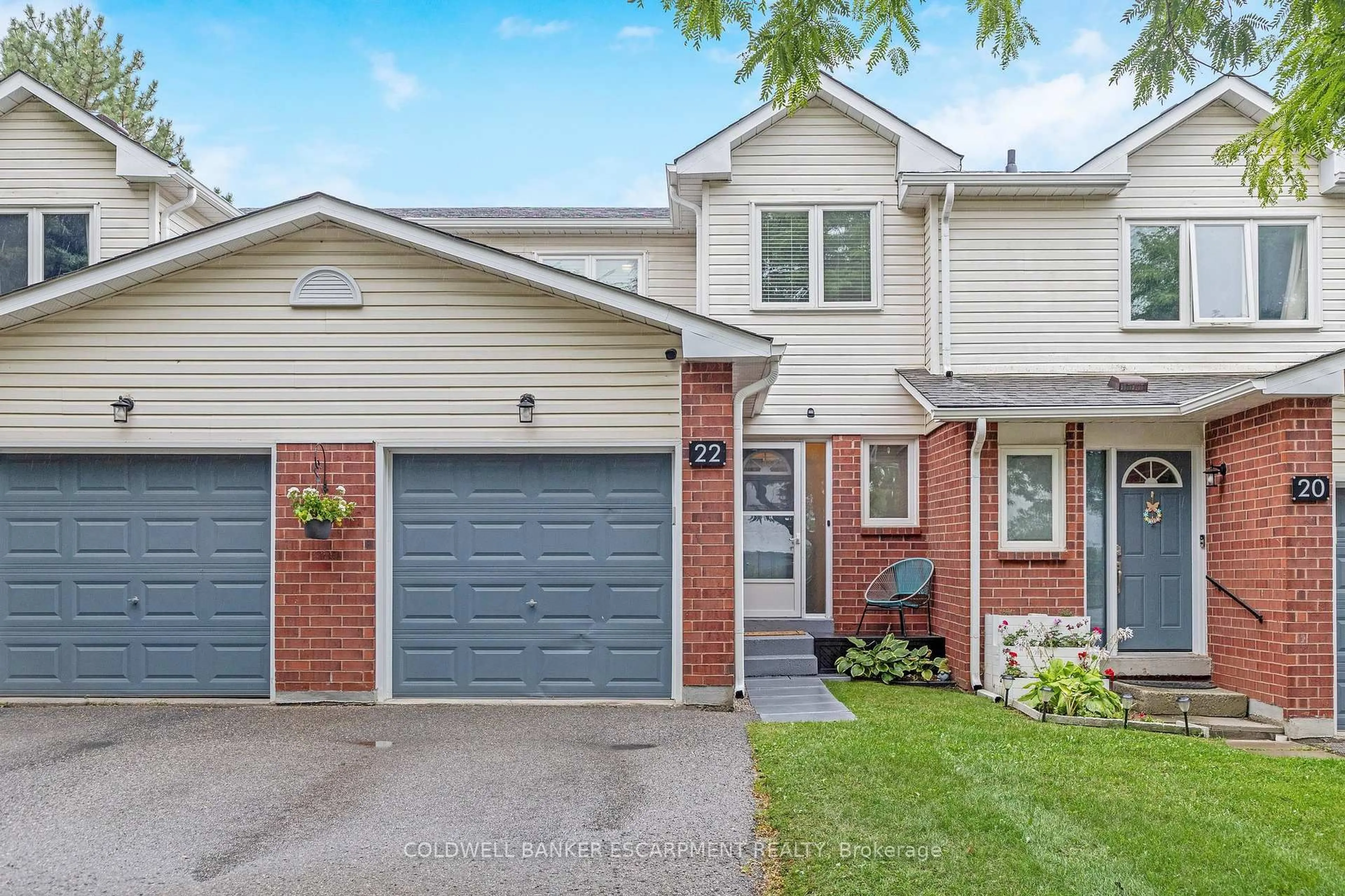 Home with brick exterior material, street for 22 Stewart Maclaren Rd, Halton Hills Ontario L7G 5L8