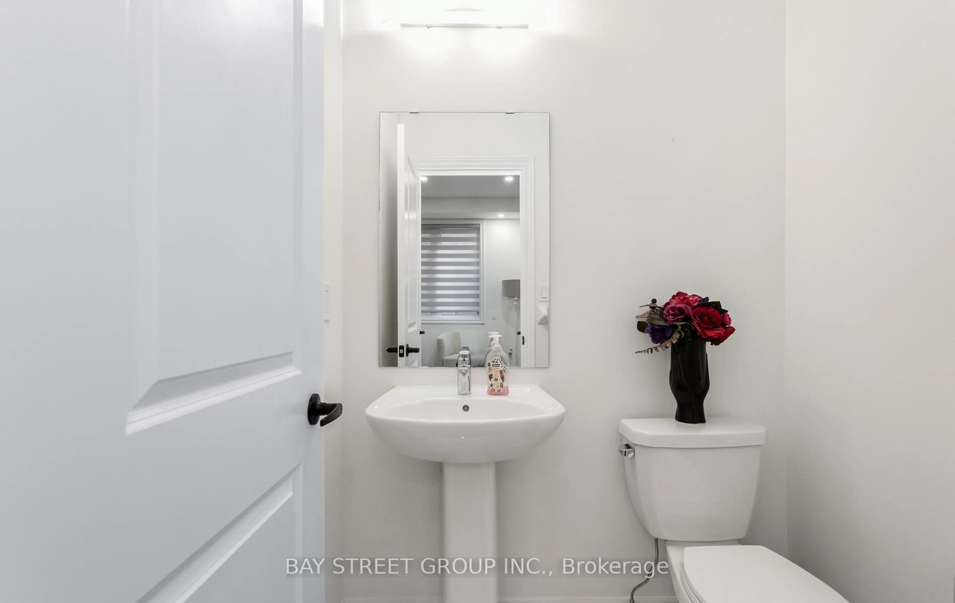 Standard bathroom, unknown for 488 Parent Pl, Milton Ontario L9E 1L4