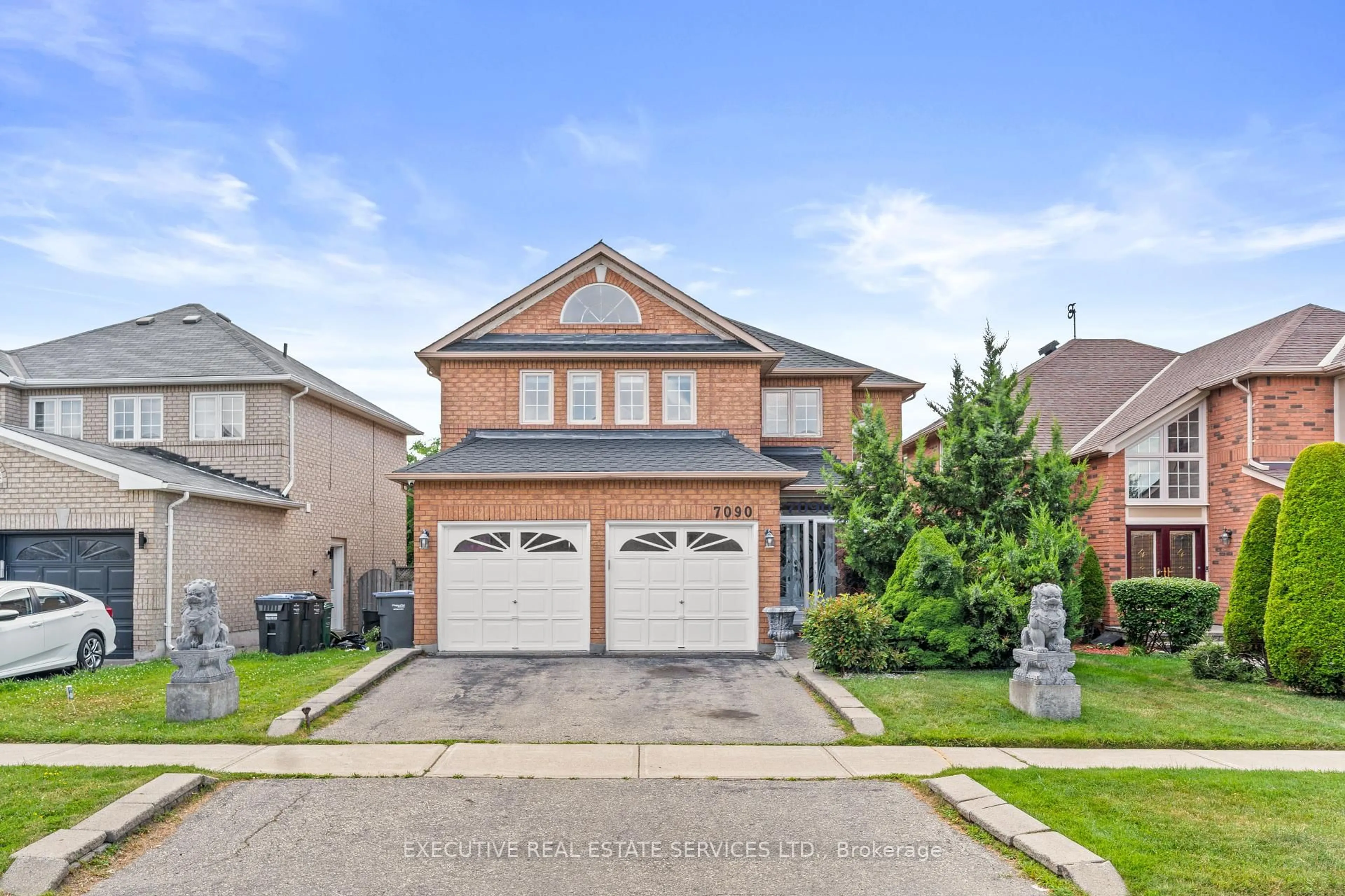 Home with brick exterior material, street for 7090 Terragar Blvd, Mississauga Ontario L5N 7N2