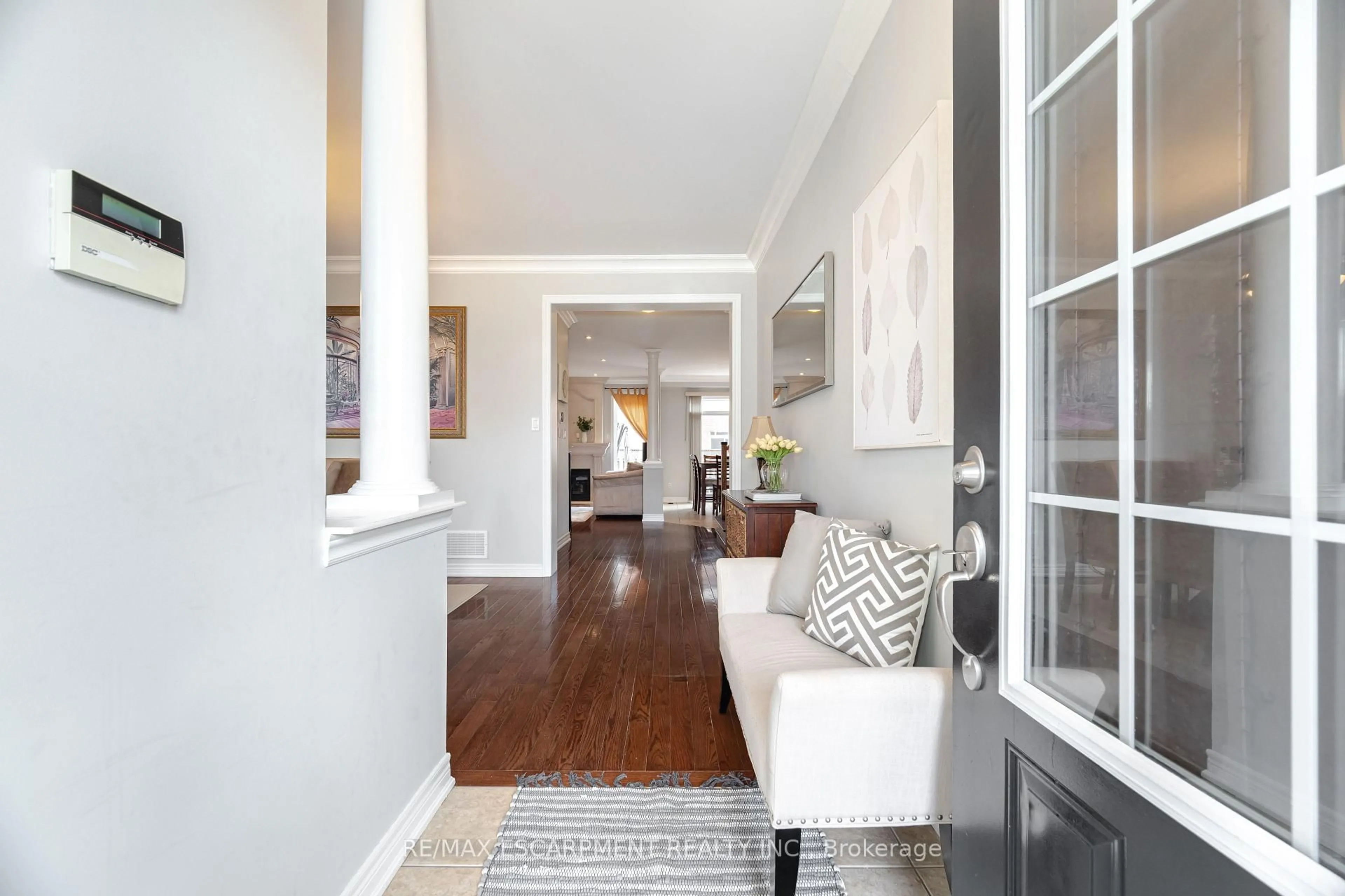 Indoor entryway for 31 Vanderbrink Dr, Brampton Ontario L6R 0E6