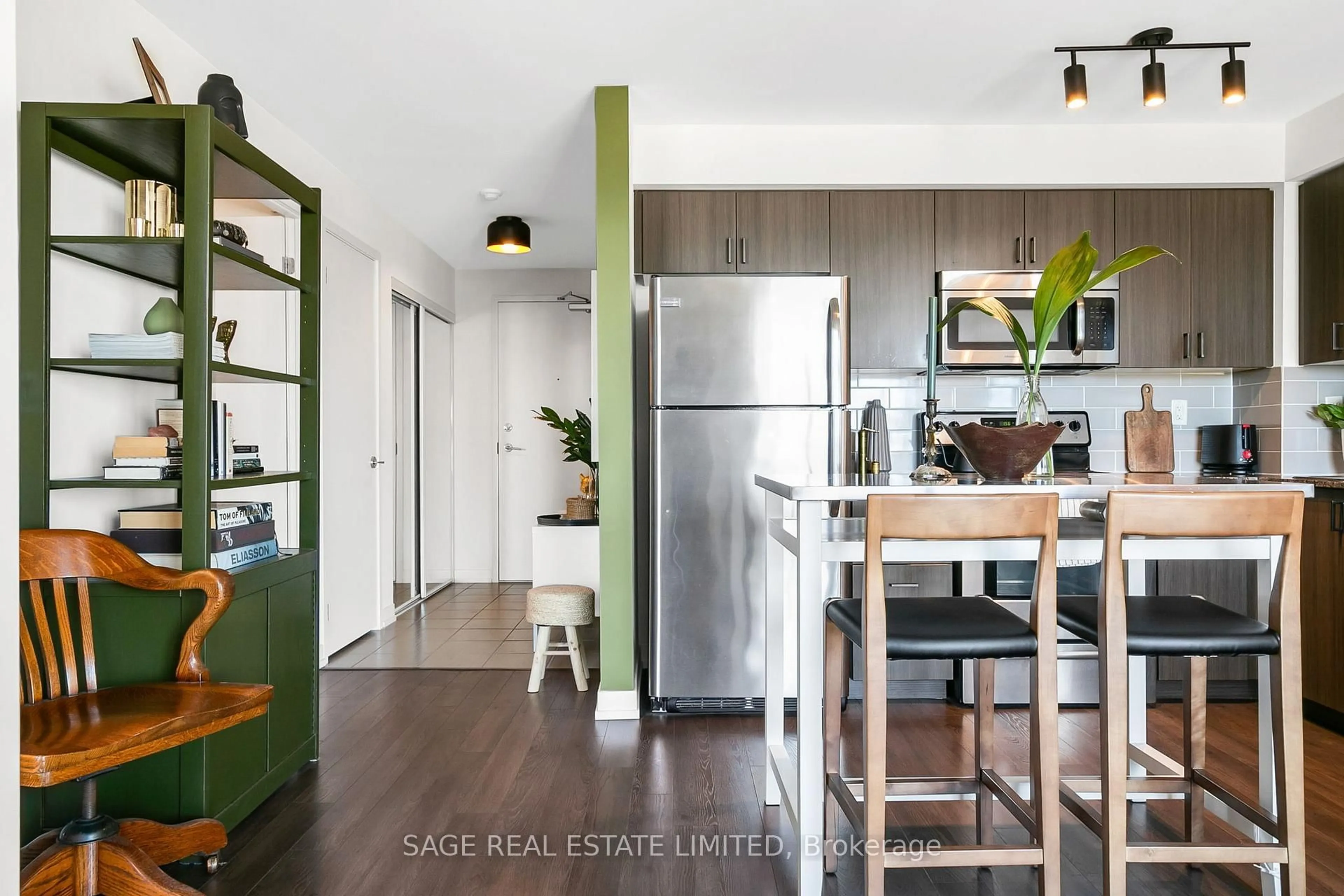 Open concept kitchen, wood/laminate floor for 812 Lansdowne Ave #1304, Toronto Ontario M6H 4K5