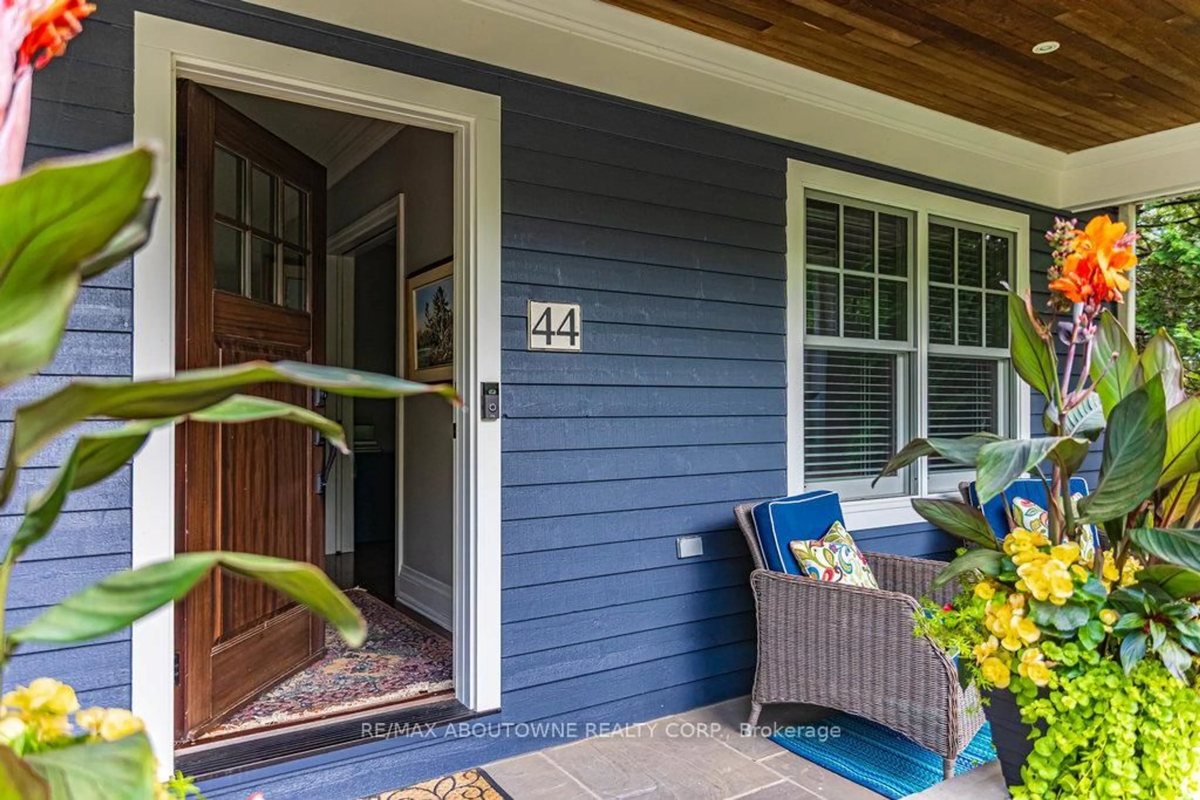 Unknown for 44 Head St, Oakville Ontario L6K 1L5