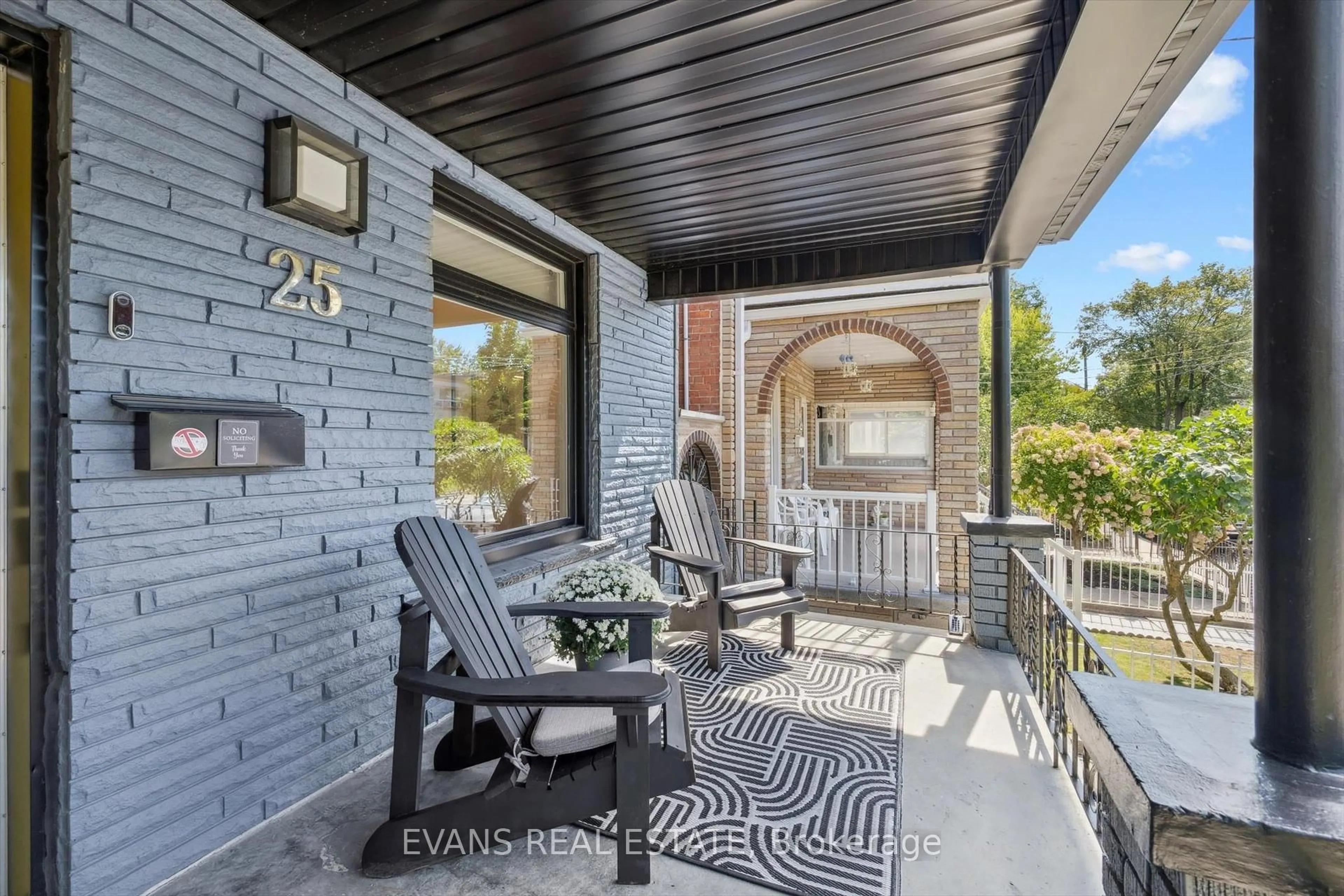 Patio, street for 25 Uxbridge Ave, Toronto Ontario M6N 2Y1