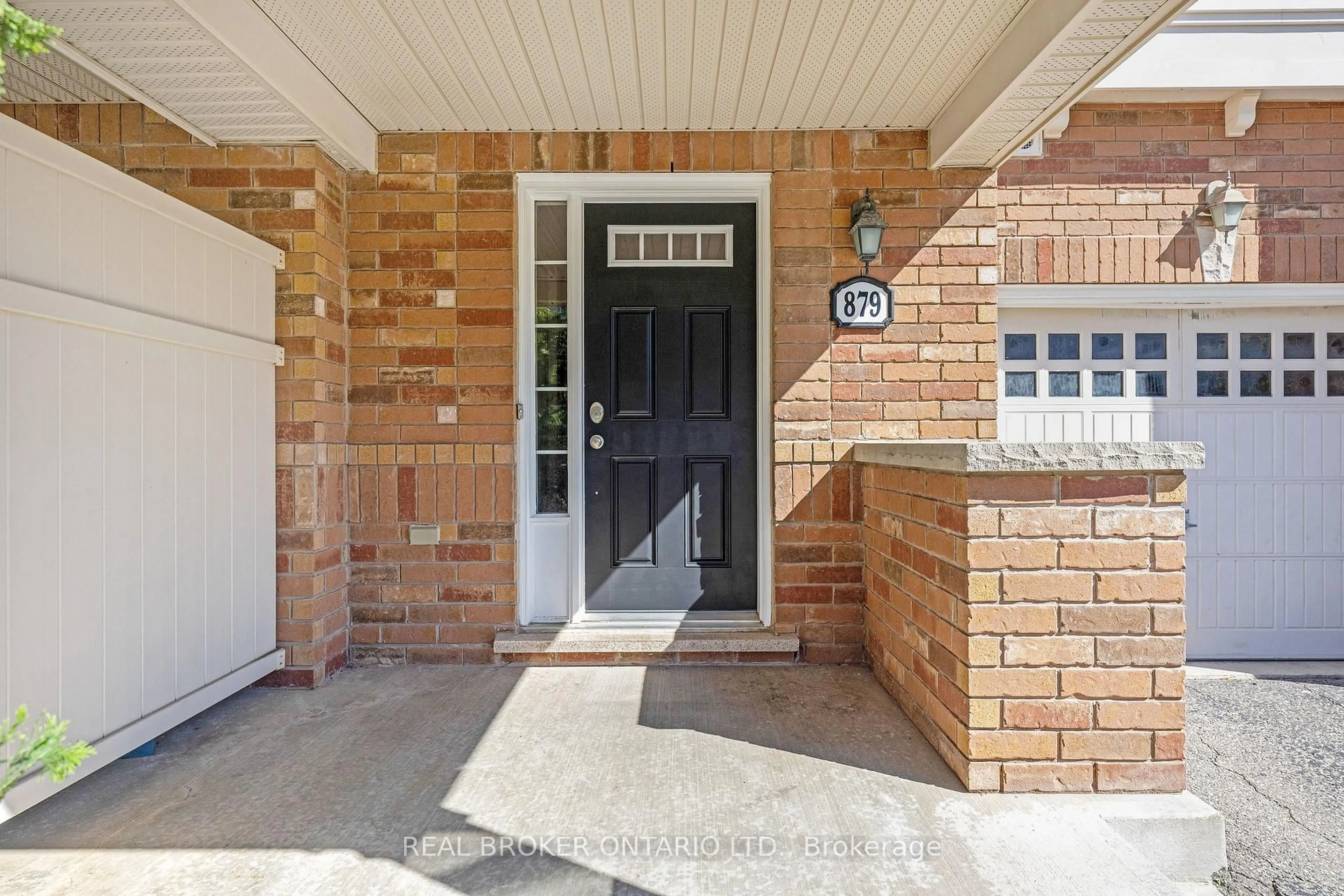 Home with brick exterior material, street for 879 Willingdon Cres, Milton Ontario L9T 0Z7