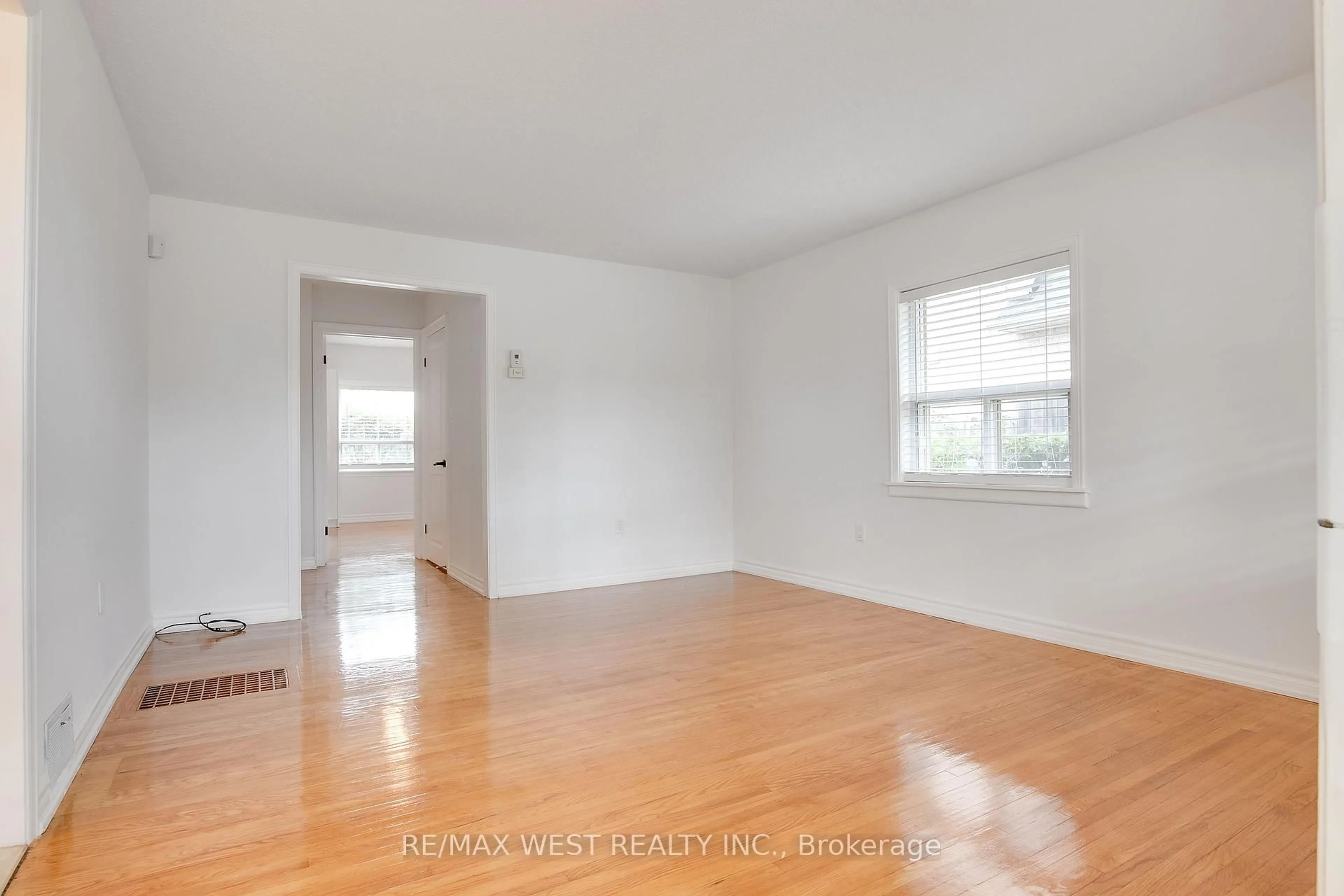 A pic of a room for 50 Larchmere Ave, Toronto Ontario M9L 2N3
