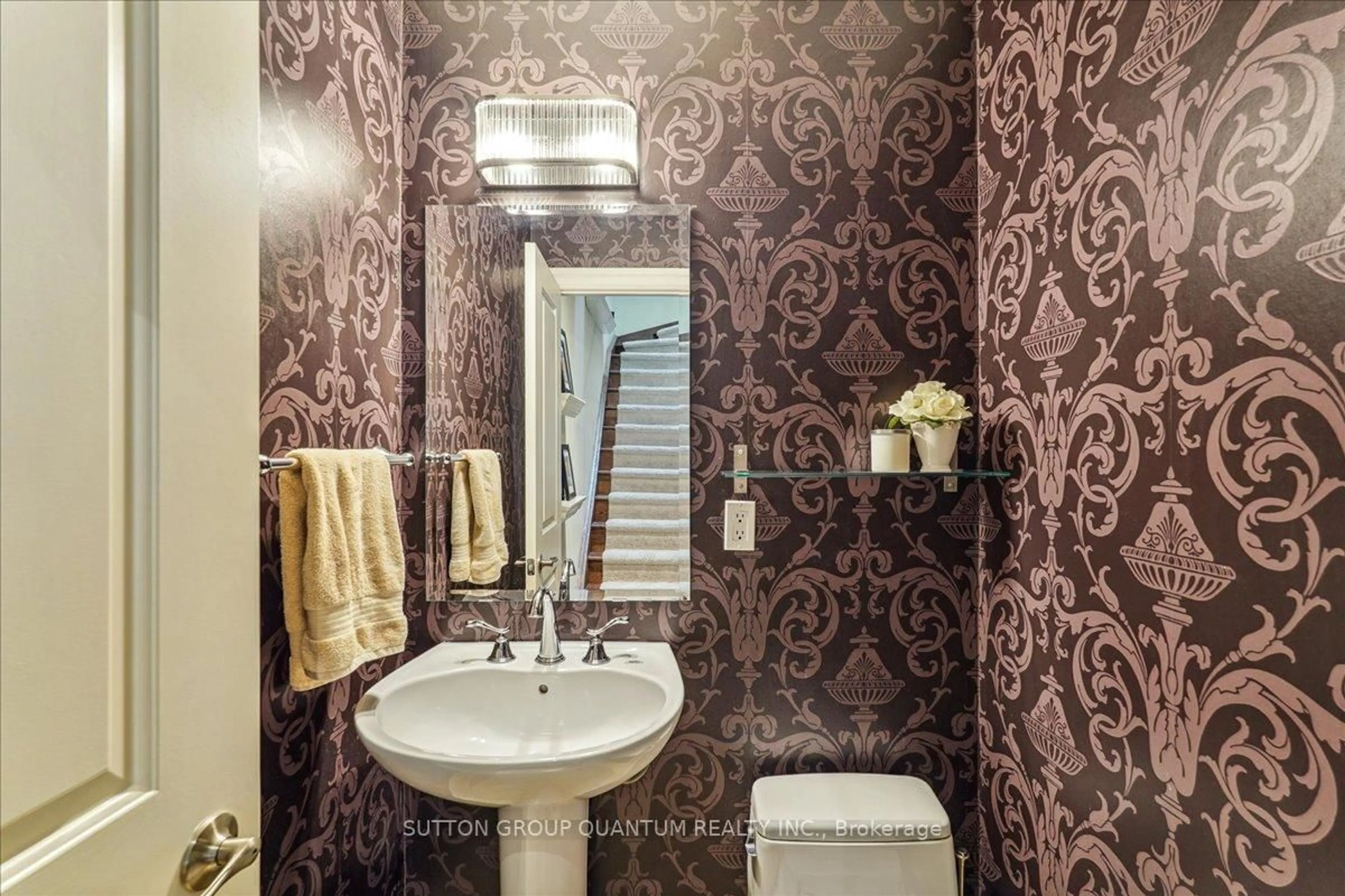 Contemporary bathroom, ceramic/tile floor for 2378 Marine Dr, Oakville Ontario L6L 1C4