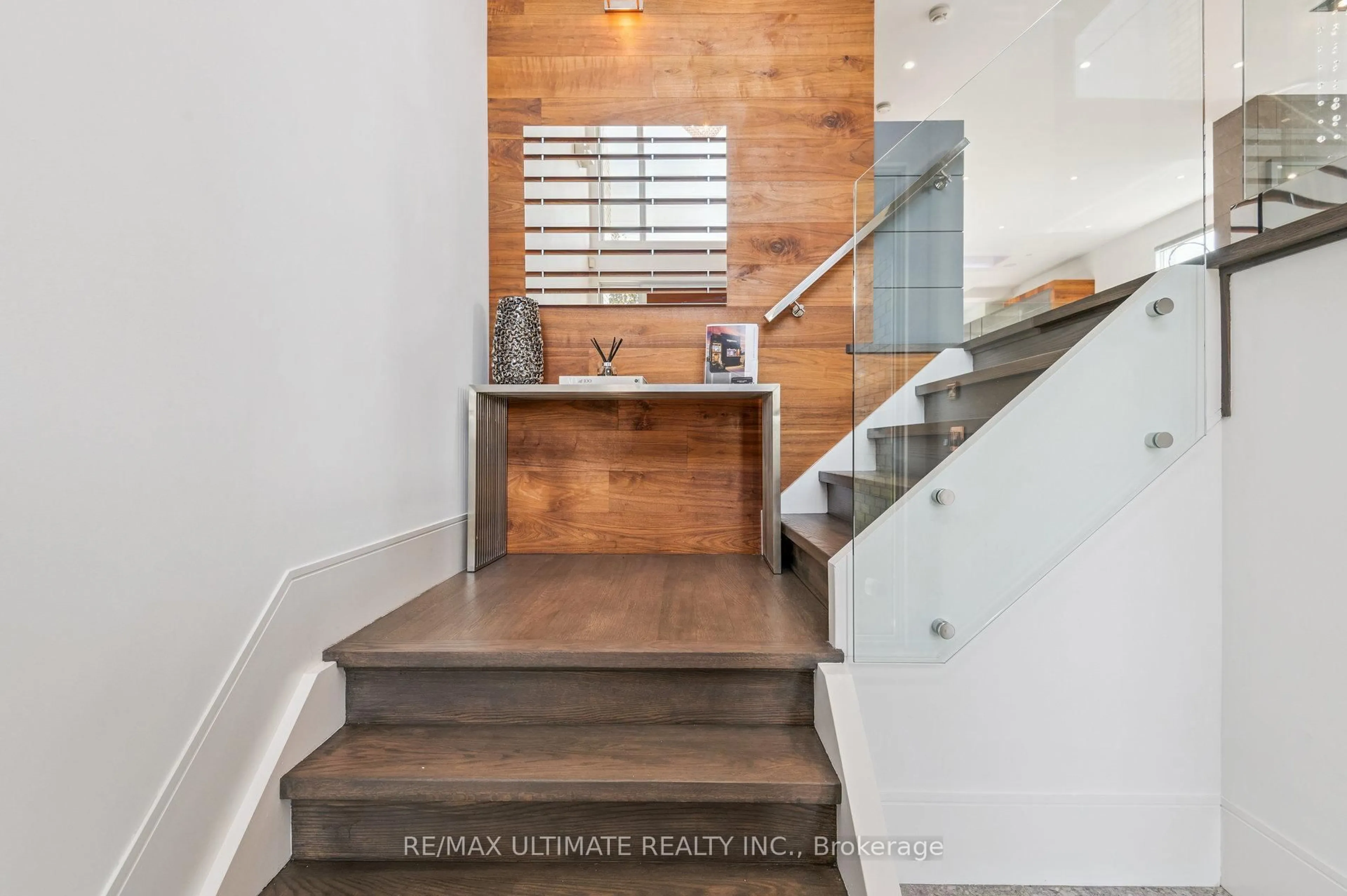 Unknown for 1139 Glengrove Ave, Toronto Ontario M6B 2K5