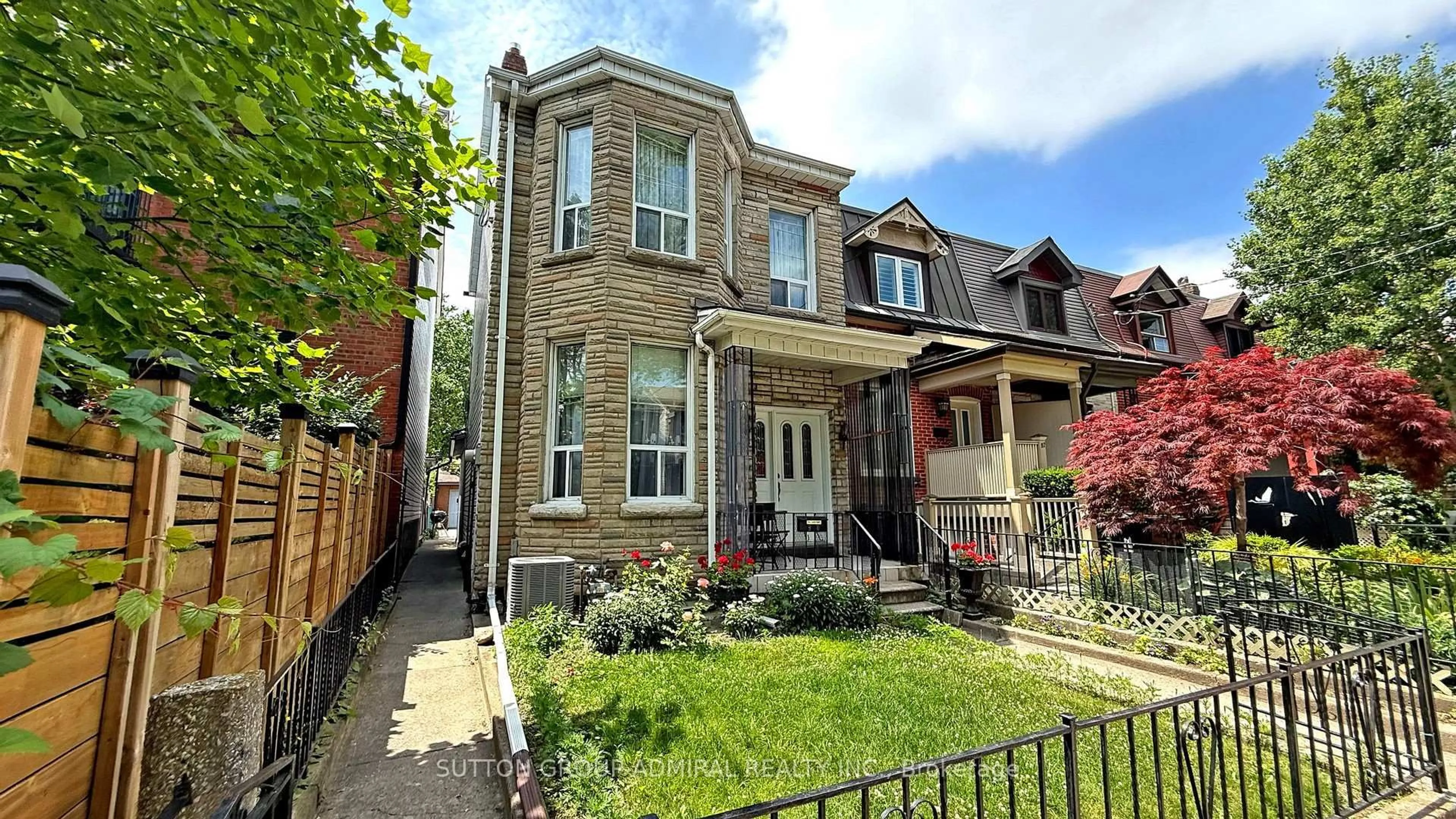 Home with brick exterior material, street for 90 Westmoreland Ave, Toronto Ontario M6H 2Z7