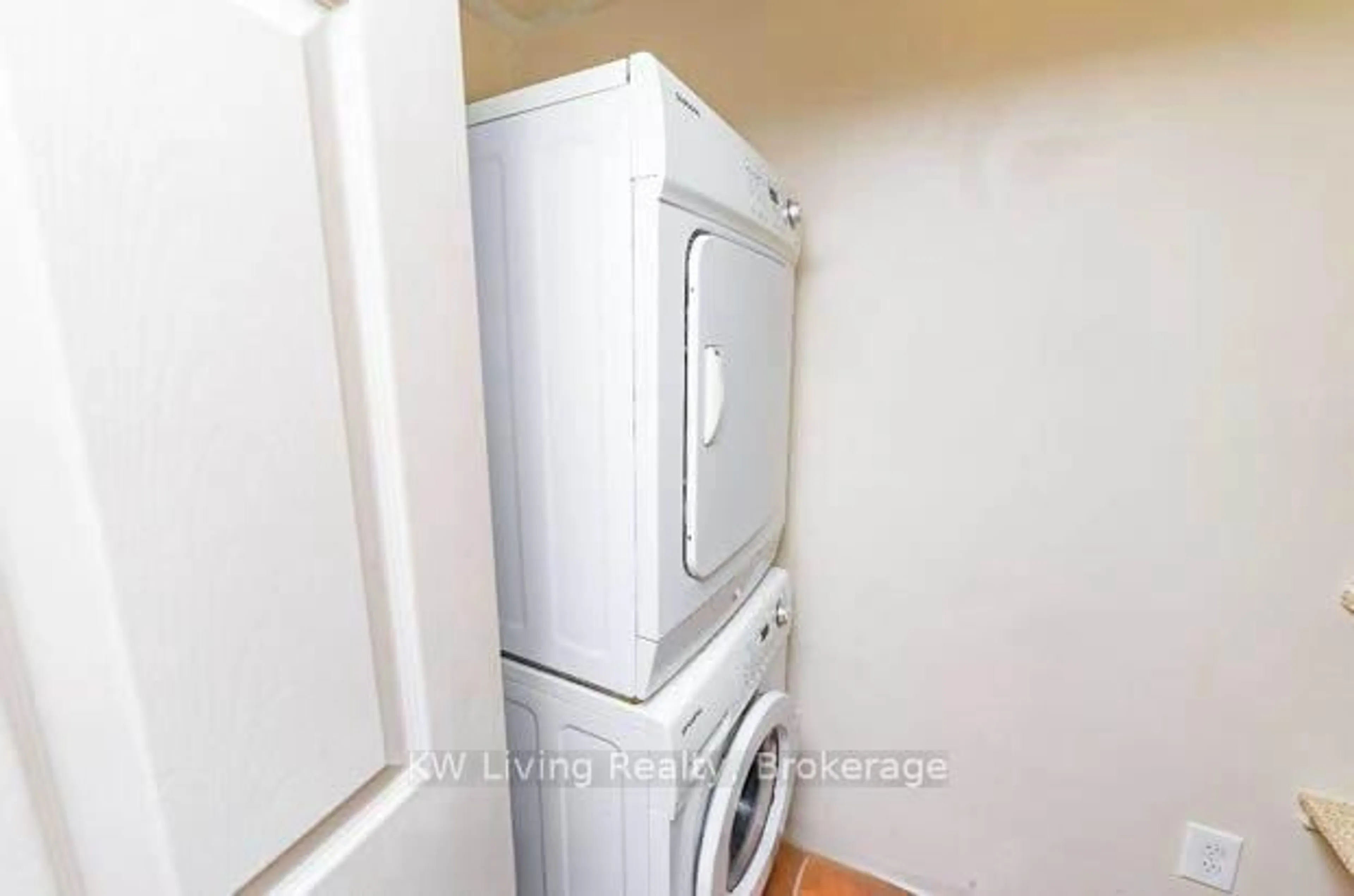 Laundry room for 1001 Cedarglen Gate #422, Mississauga Ontario L5C 4R2