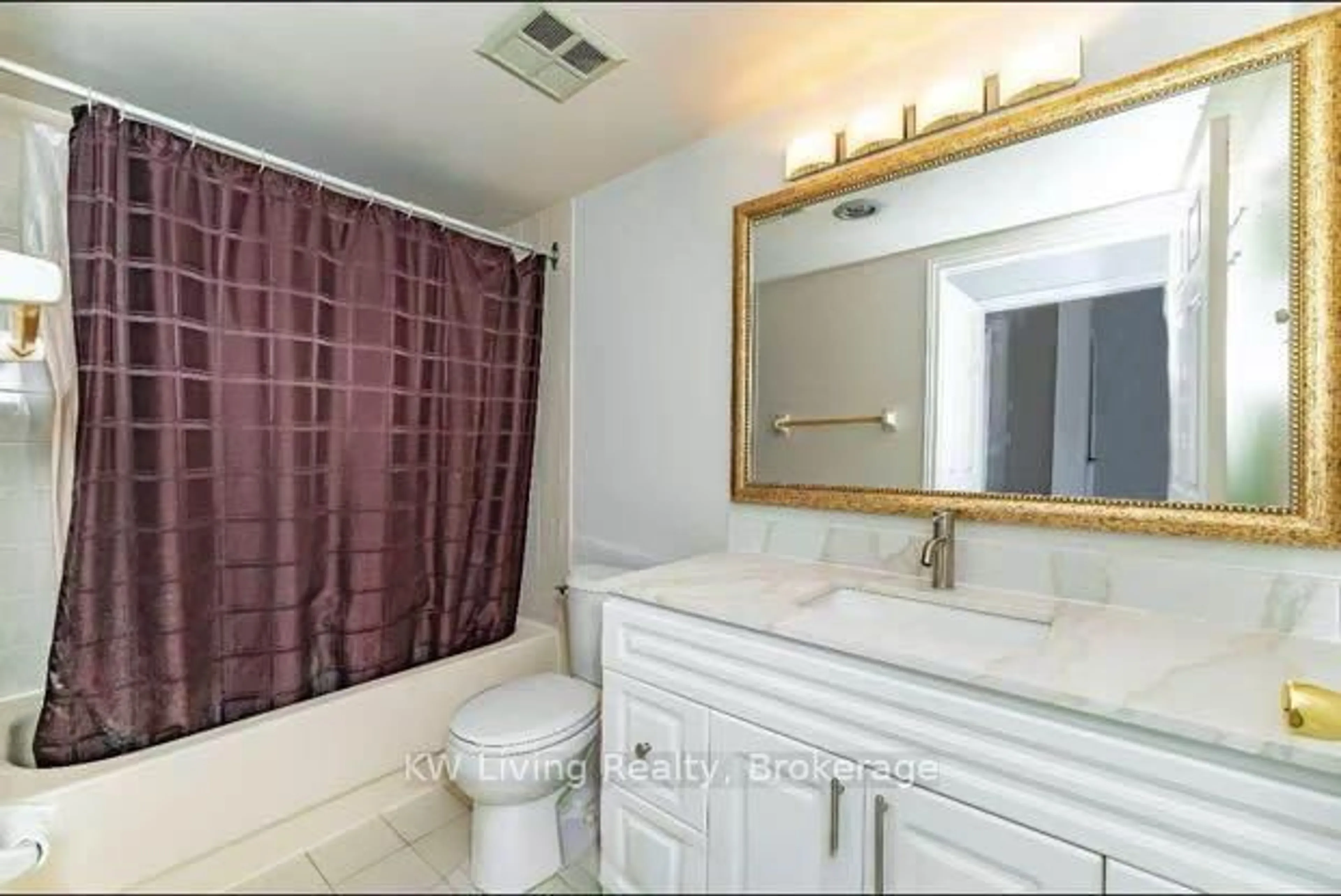 Standard bathroom, ceramic/tile floor for 1001 Cedarglen Gate #422, Mississauga Ontario L5C 4R2