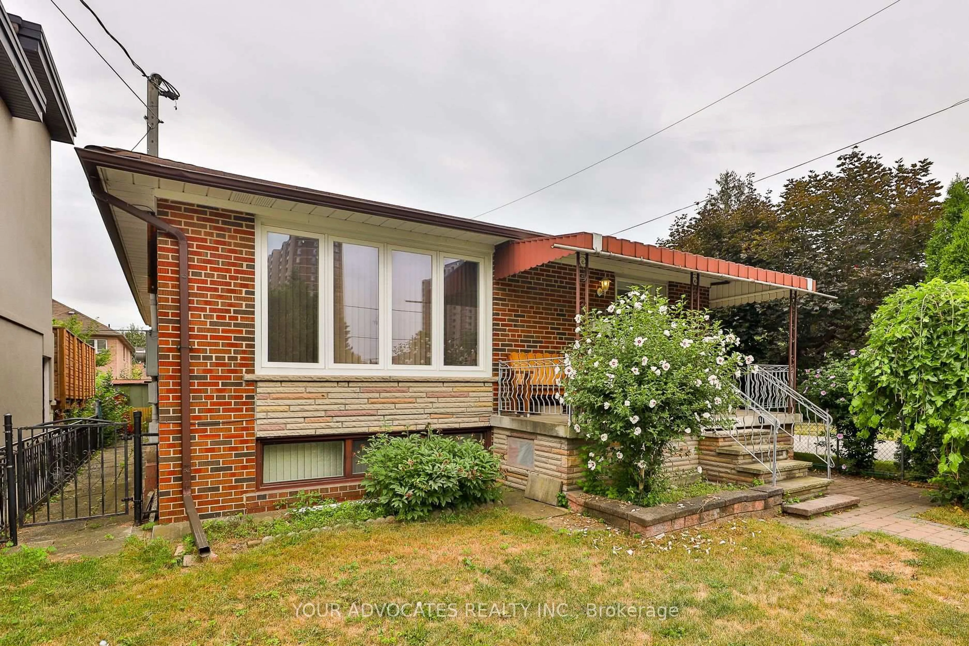 Home with brick exterior material, unknown for 35 Beckett Ave, Toronto Ontario M6L 2B3
