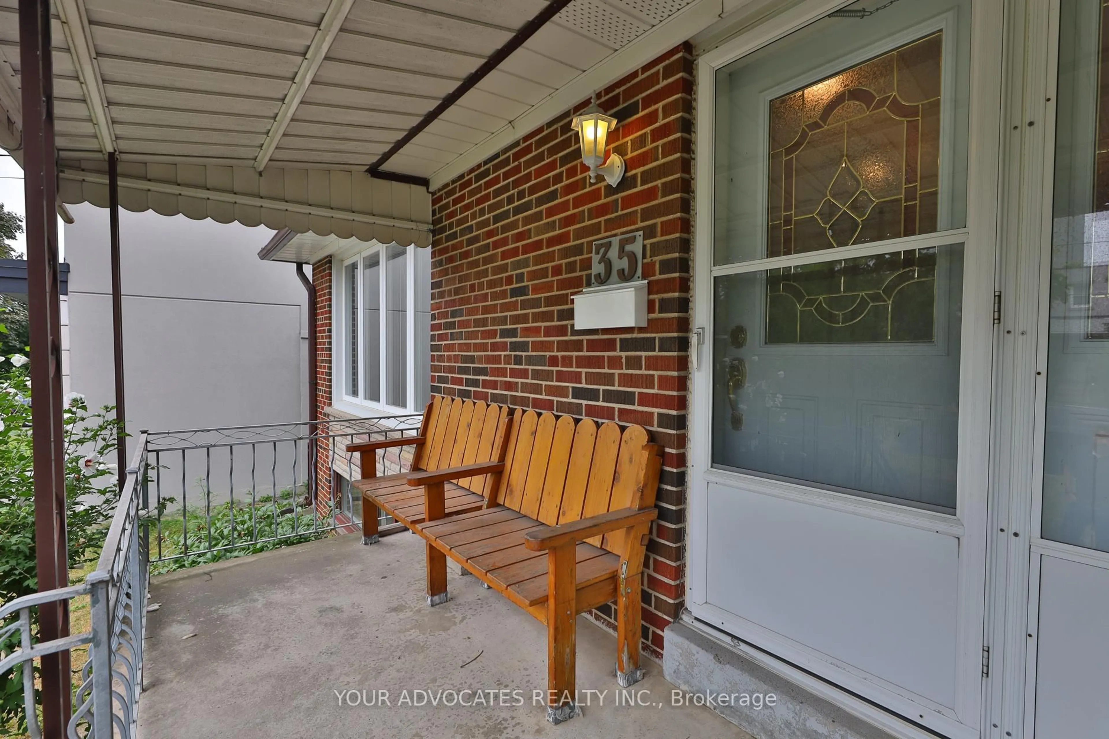 Patio, street for 35 Beckett Ave, Toronto Ontario M6L 2B3