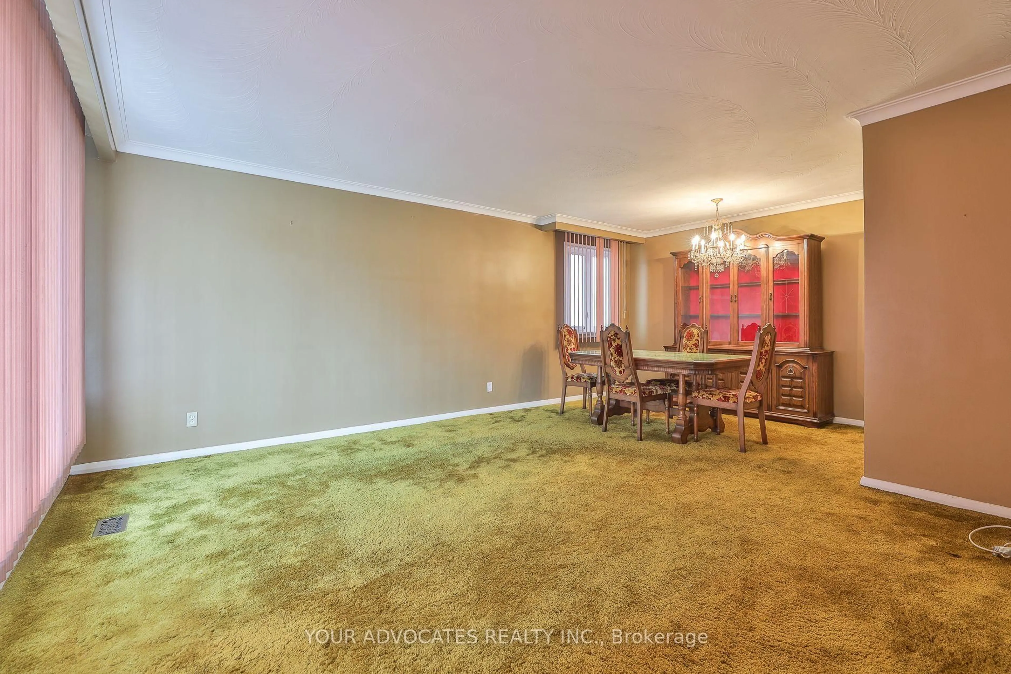 Dining room, carpet floor for 35 Beckett Ave, Toronto Ontario M6L 2B3