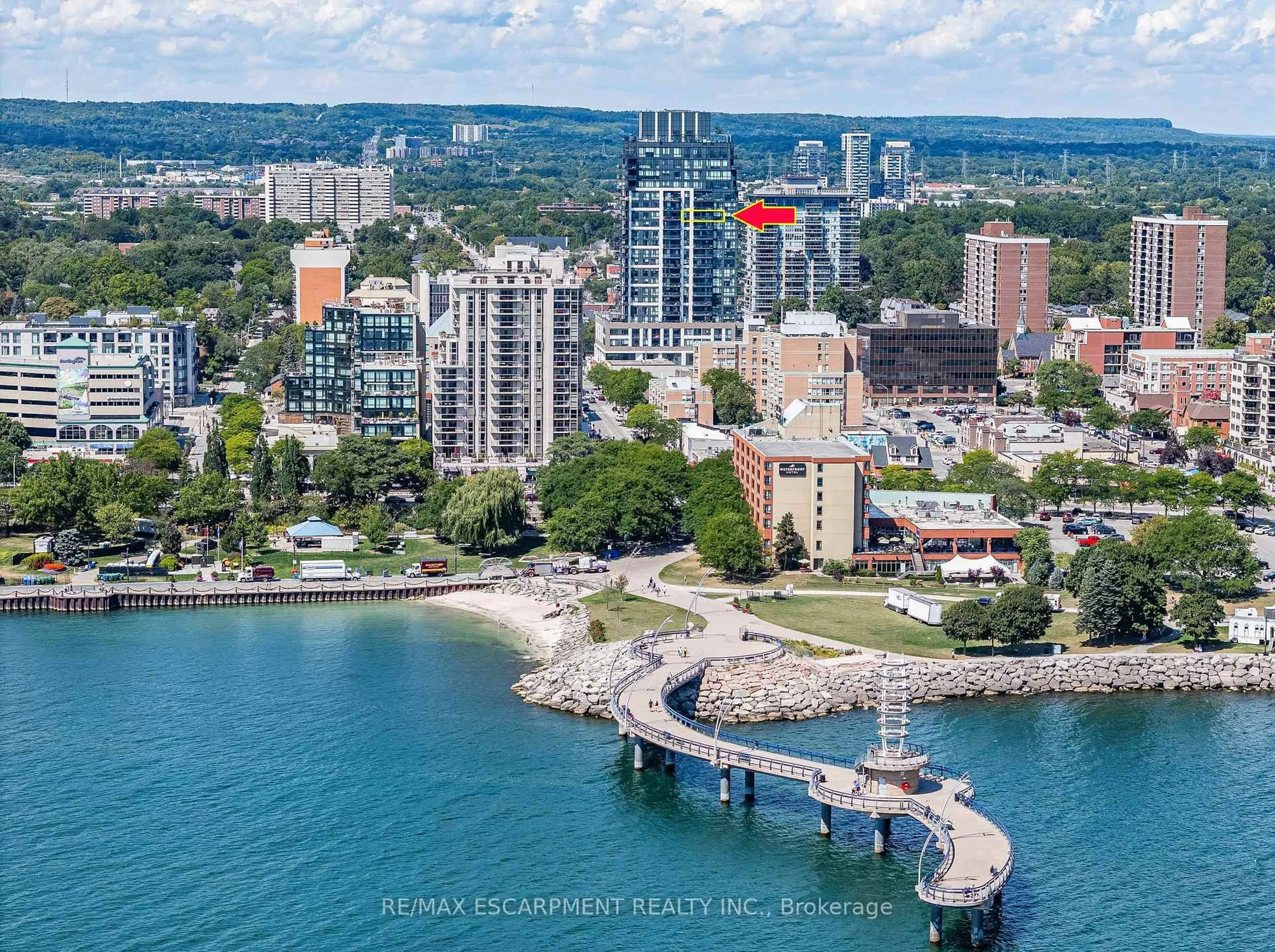 A pic from outside/outdoor area/front of a property/back of a property/a pic from drone, water/lake/river/ocean view for 2007 James St #1604, Burlington Ontario L7R 1H1