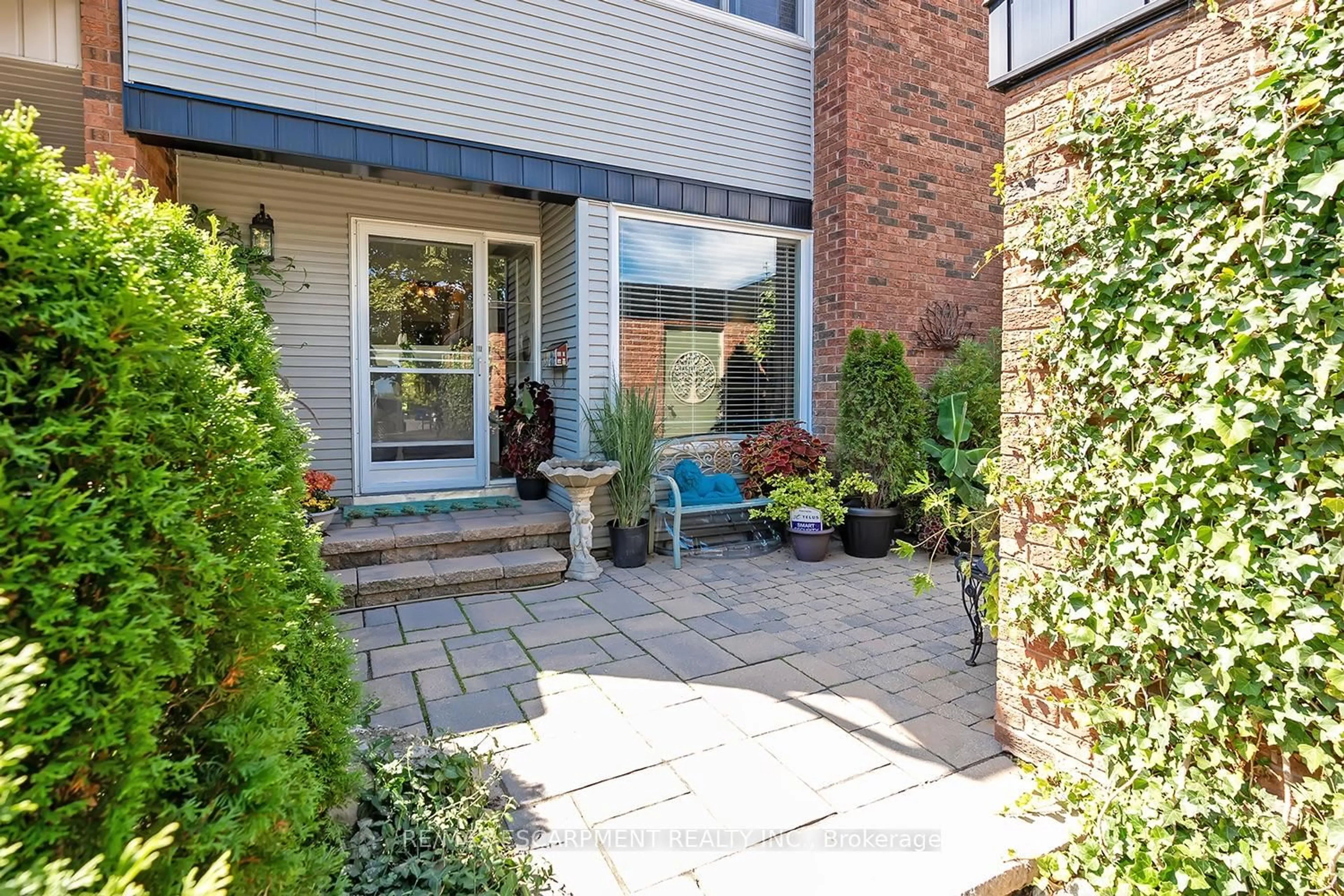 Unknown for 1580 Kern's Rd #5, Burlington Ontario L7P 3A7