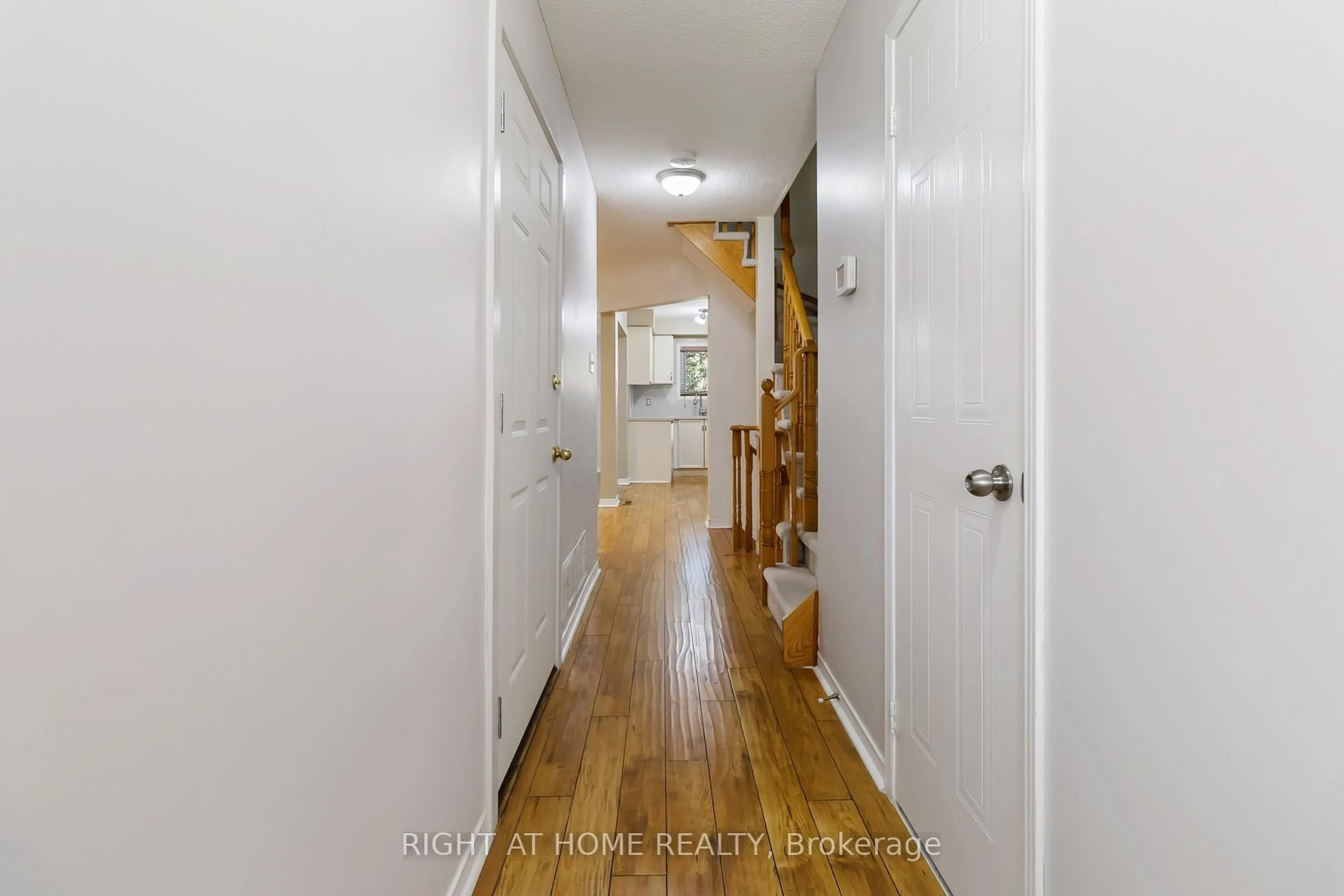 Unknown for 1520 Reeves Gate #12, Oakville Ontario L6M 3J4