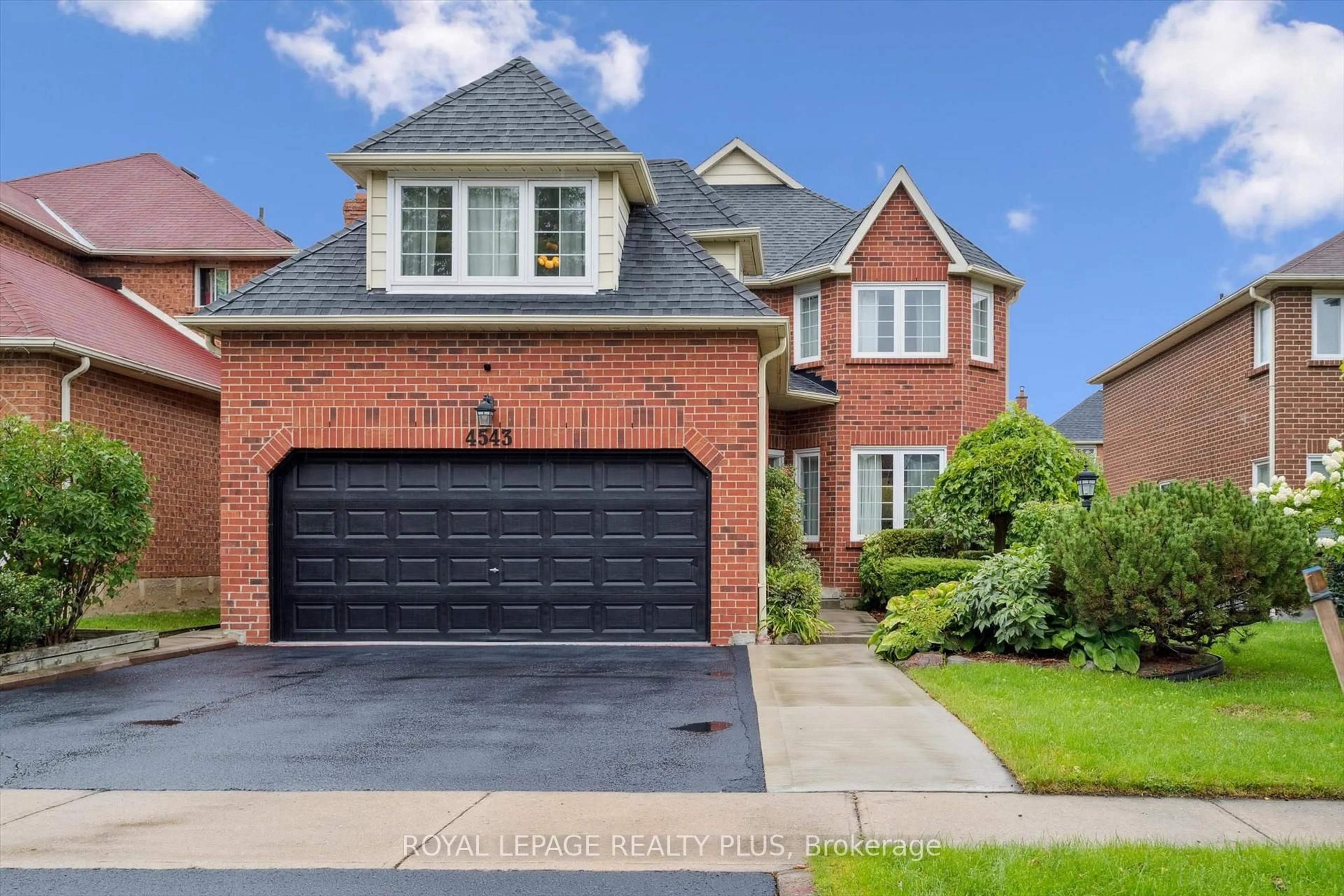 Home with brick exterior material, street for 4543 Gullfoot Circ, Mississauga Ontario L4Z 2K3