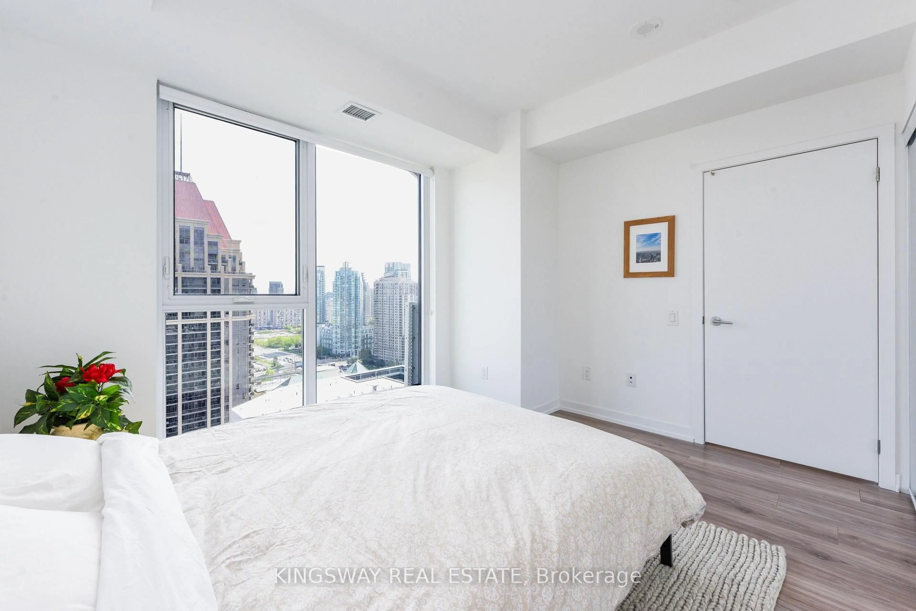 Bedroom with bed, unknown for 4065 Confederation Pkwy #2505, Mississauga Ontario L5B 0L4