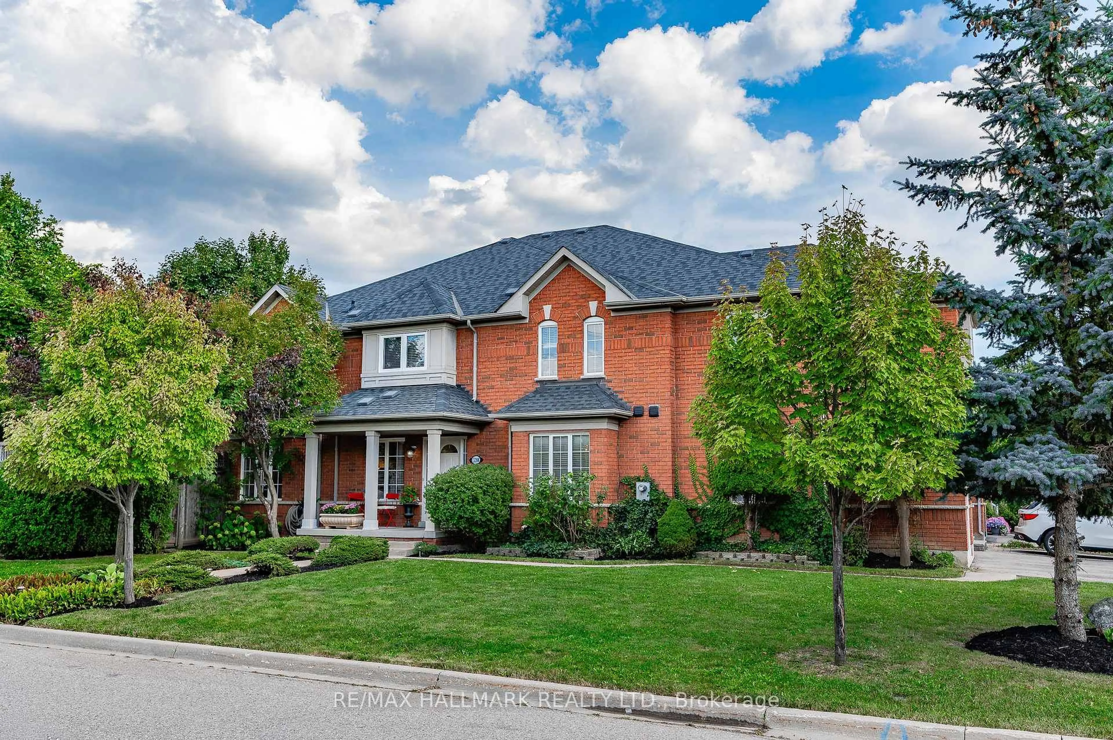 Home with brick exterior material, street for 3288 Equestrian Cres, Mississauga Ontario L5M 6T1