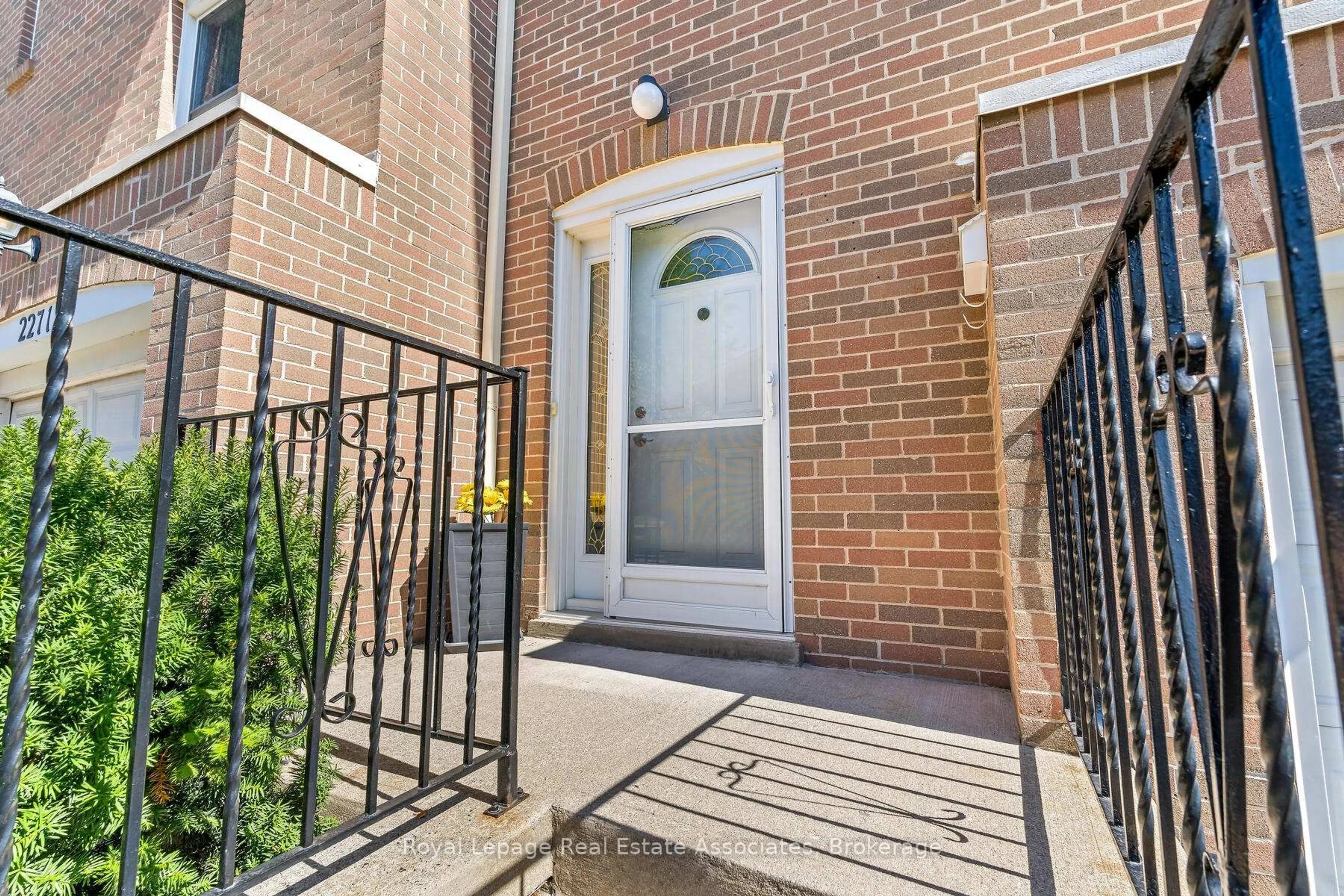 Unknown for 2269 Mountain Grove Ave #35, Burlington Ontario L7P 2H8