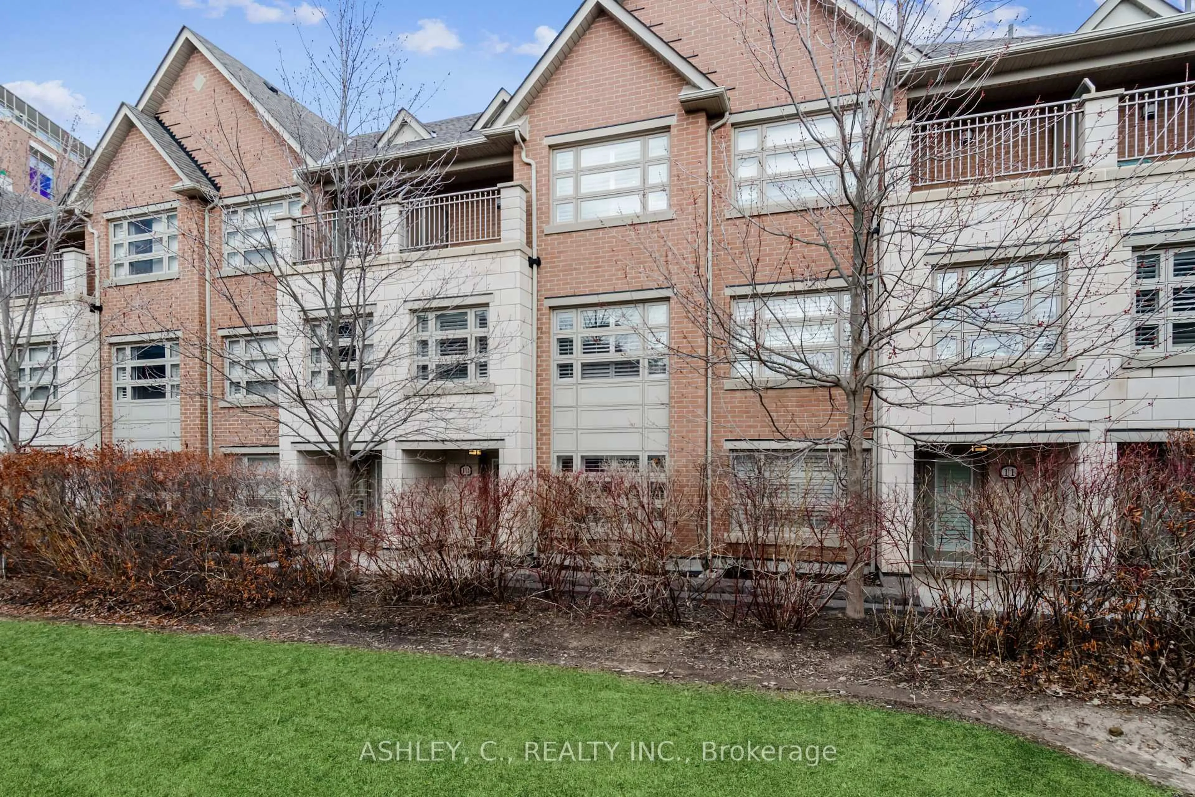 A pic from outside/outdoor area/front of a property/back of a property/a pic from drone, unknown for 2460 Prince Michael Dr #11, Oakville Ontario L6H 0G9