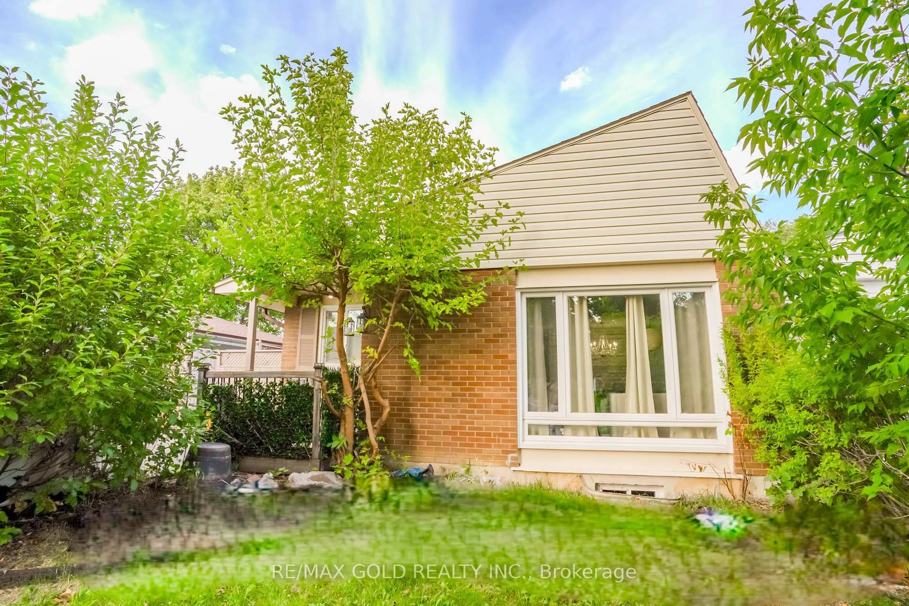 Home with brick exterior material, street for 4 Deeside Cres, Brampton Ontario L6T 3L7