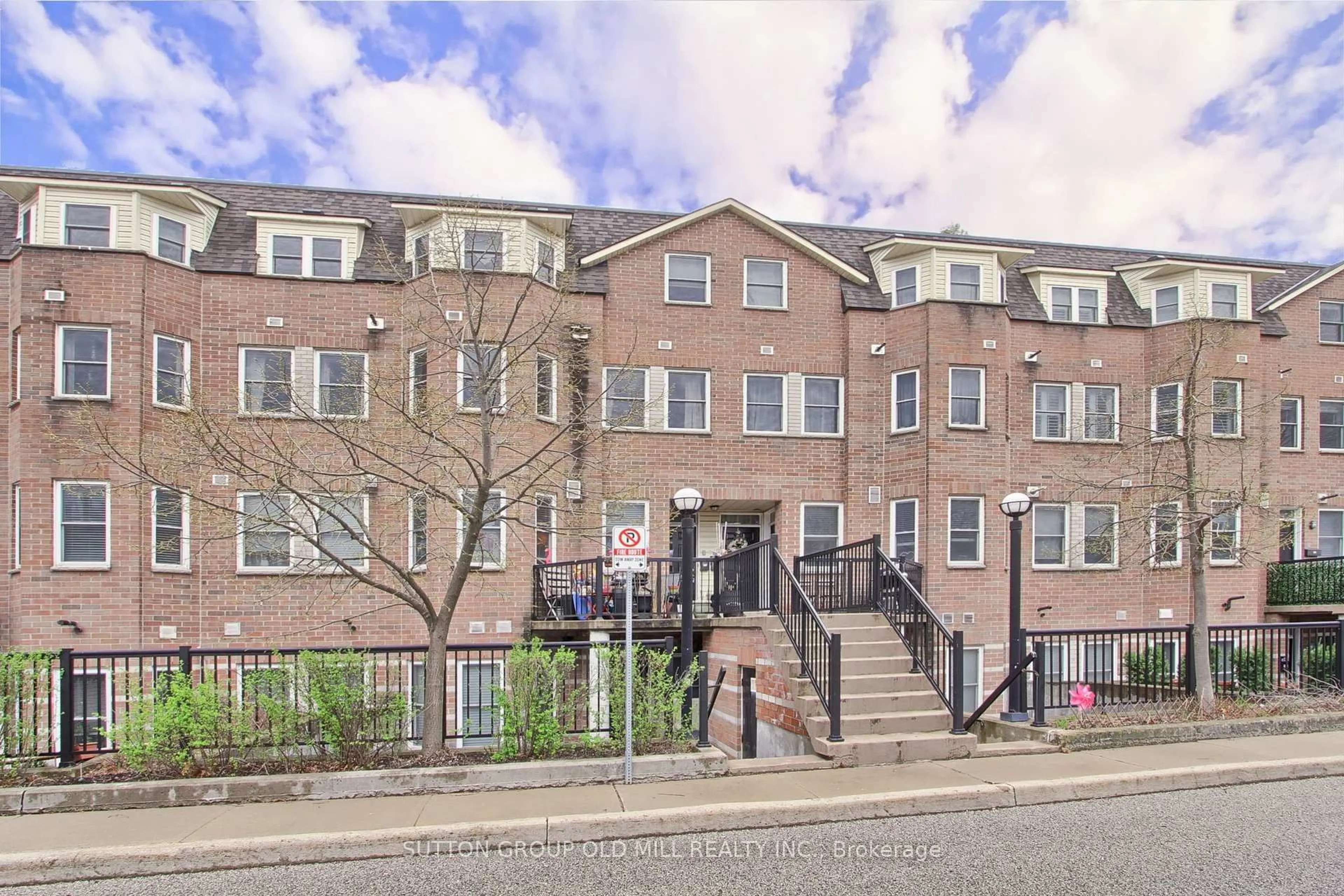 A pic from outside/outdoor area/front of a property/back of a property/a pic from drone, street for 760 Lawrence Ave #167, Toronto Ontario M6A 3E7
