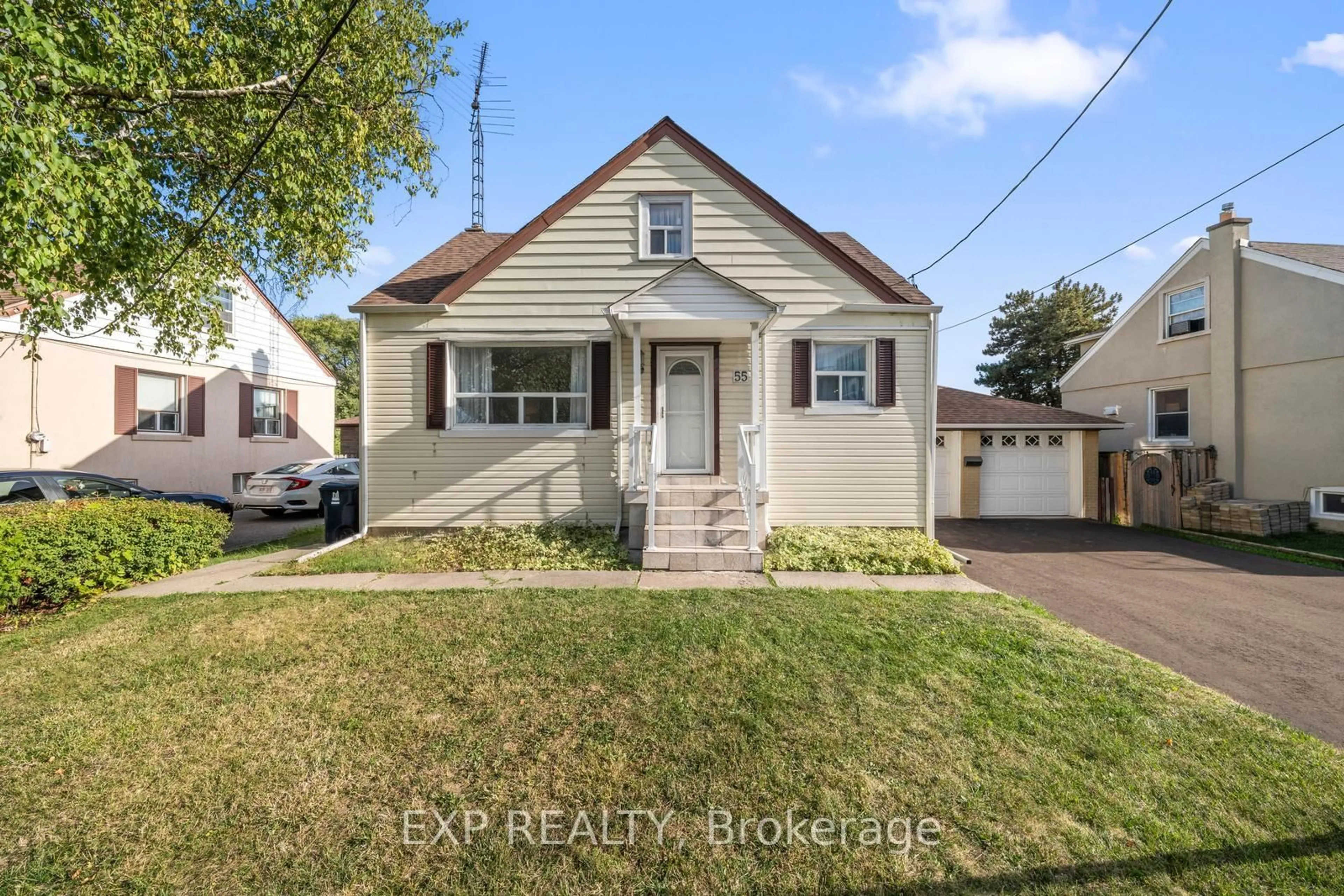 Home with vinyl exterior material, street for 55 Winston Park Blvd, Toronto Ontario M3K 1C2