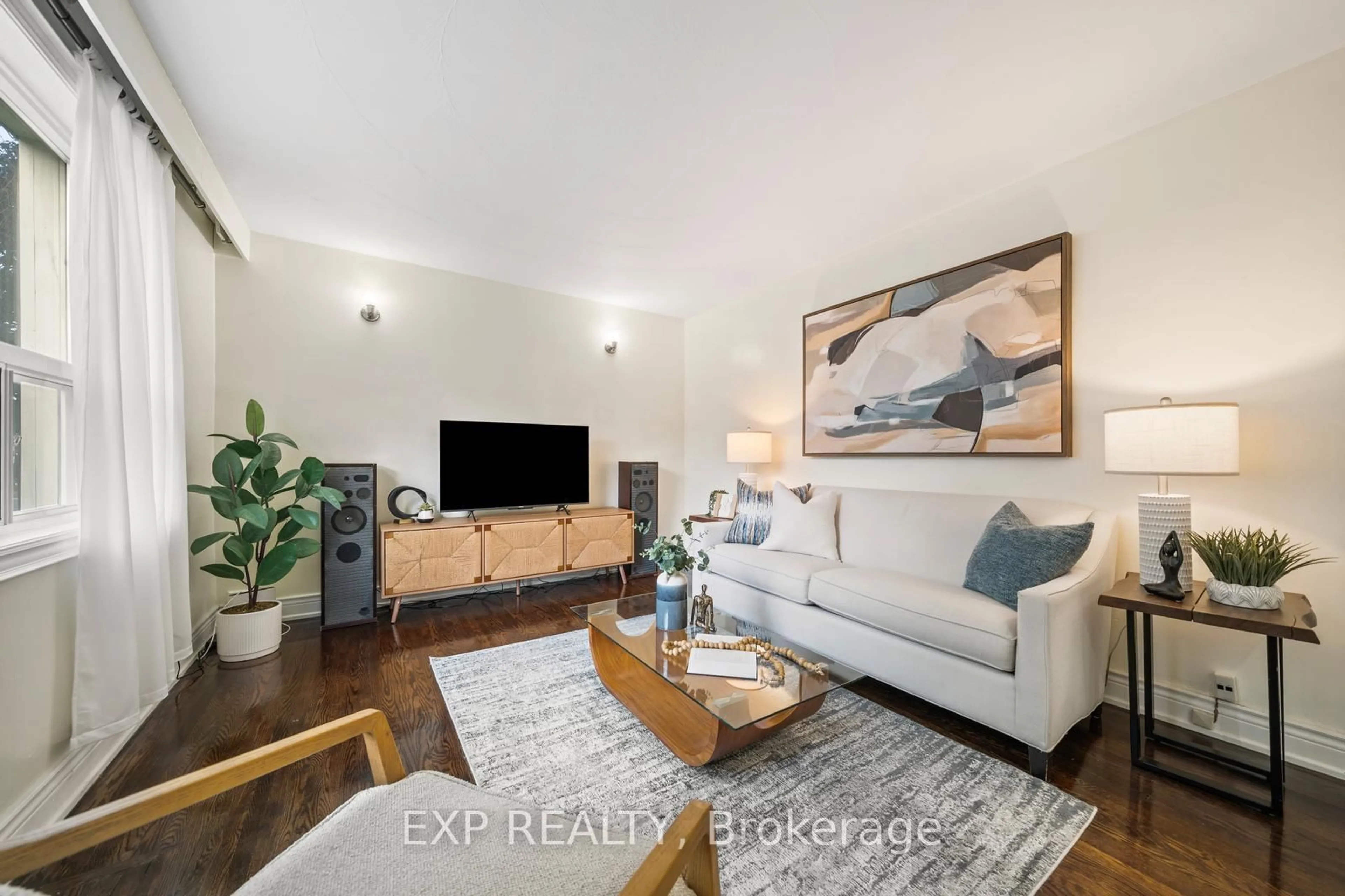 Living room with furniture, unknown for 55 Winston Park Blvd, Toronto Ontario M3K 1C2