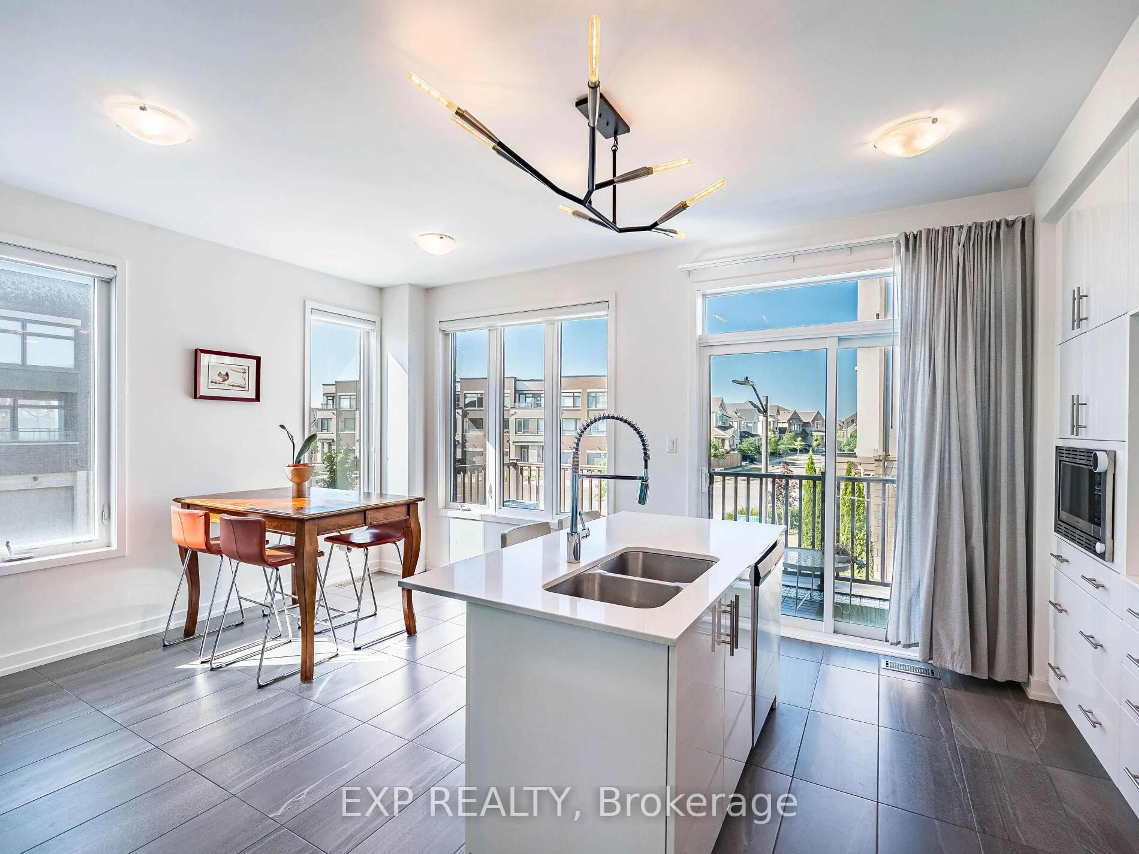 Open concept kitchen, ceramic/tile floor for 3128 Mintwood Circ, Oakville Ontario L6H 0P2