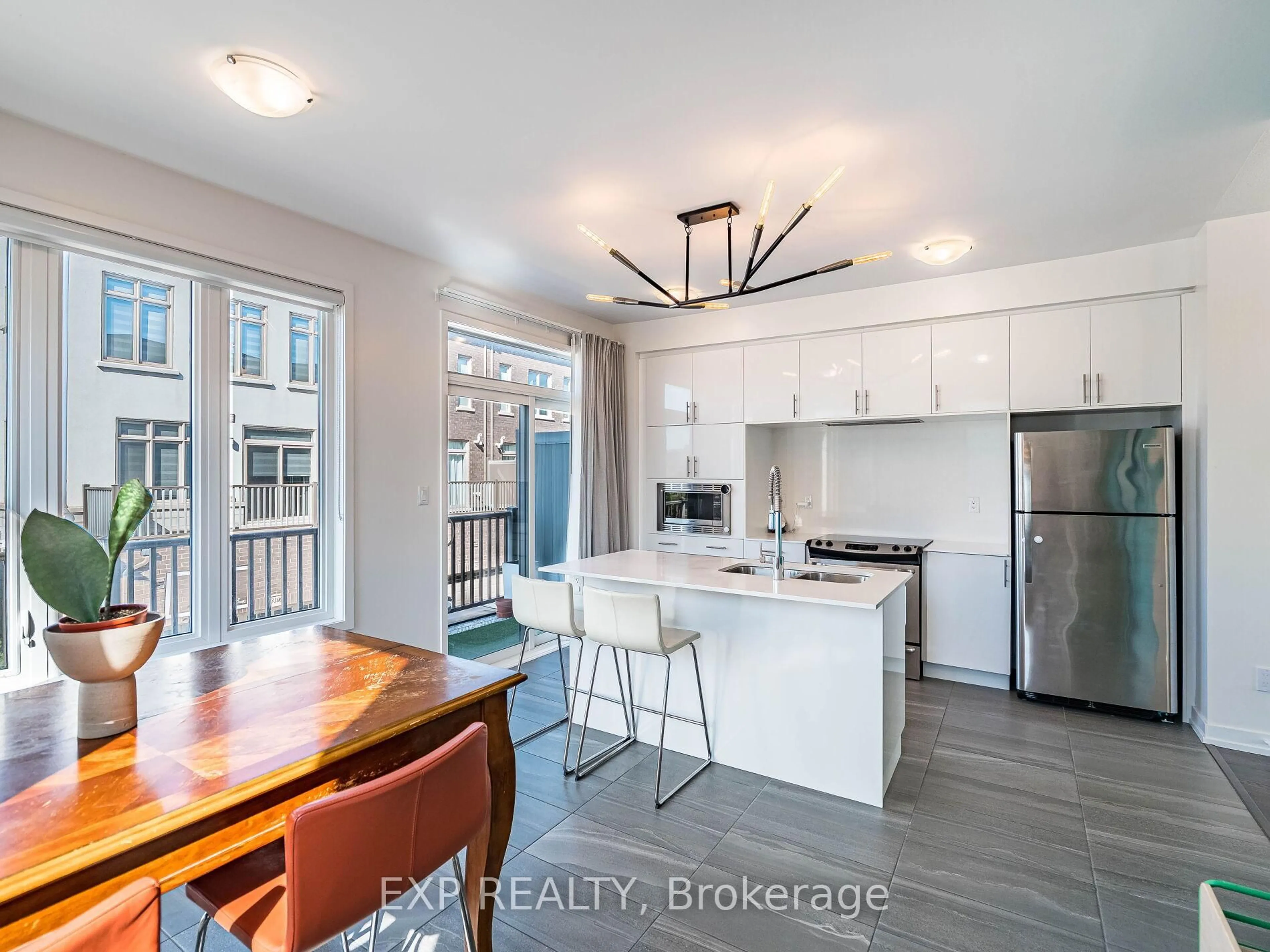 Open concept kitchen, unknown for 3128 Mintwood Circ, Oakville Ontario L6H 0P2