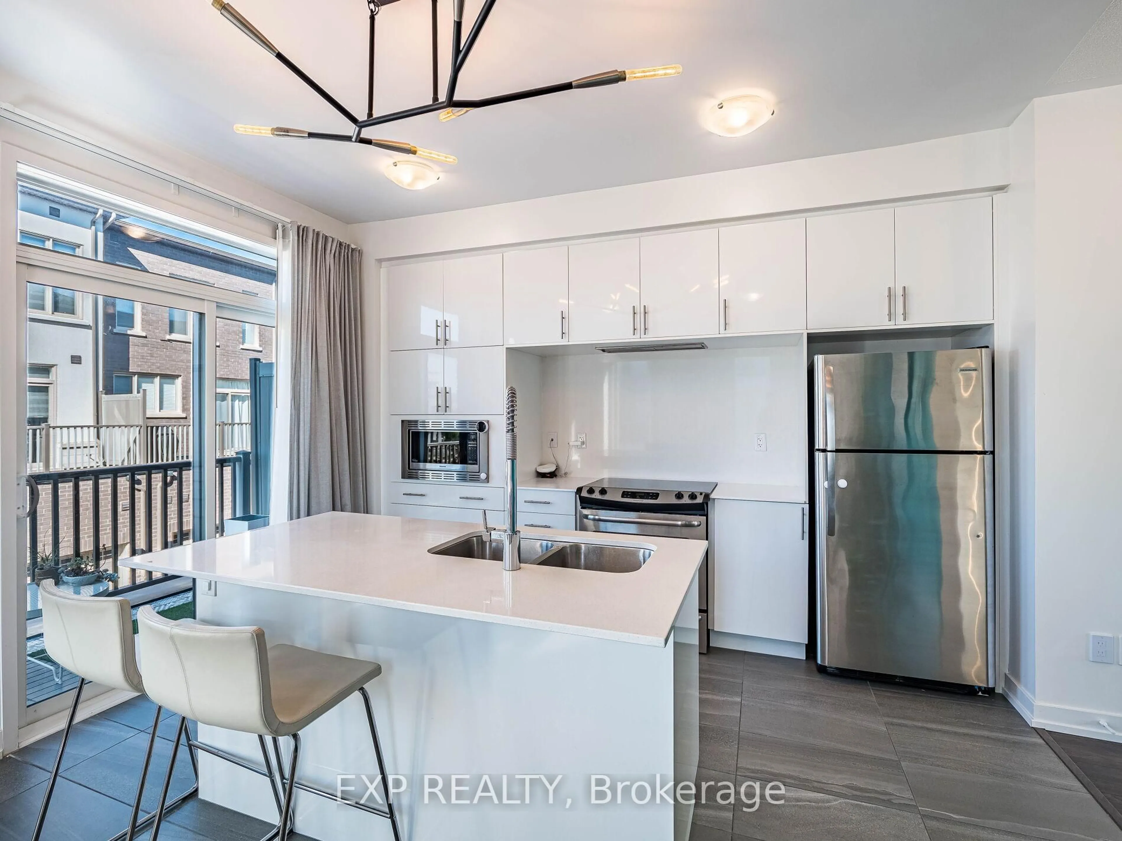 Open concept kitchen, unknown for 3128 Mintwood Circ, Oakville Ontario L6H 0P2