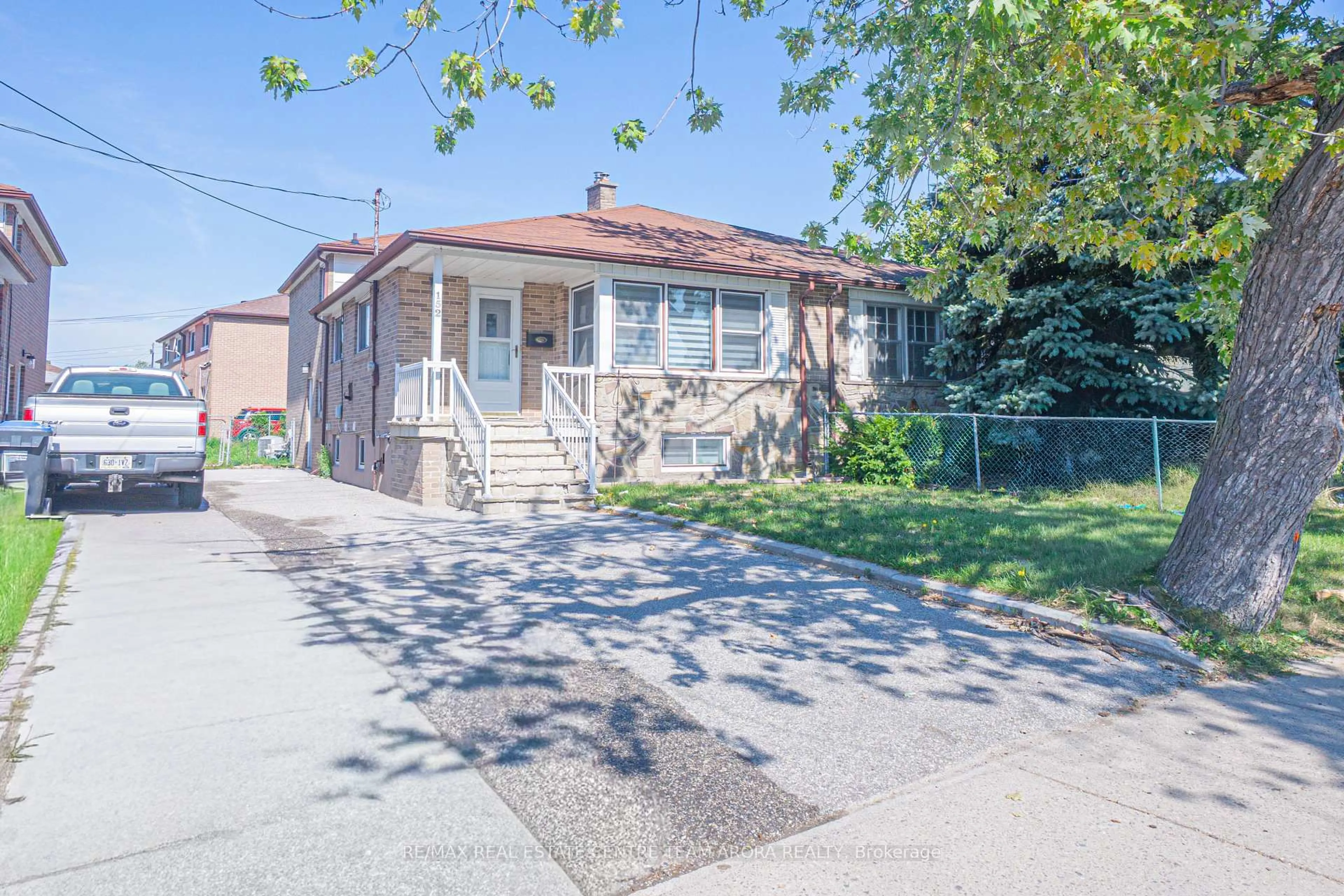 Unknown for 152 Vodden St, Brampton Ontario L6V 1M7