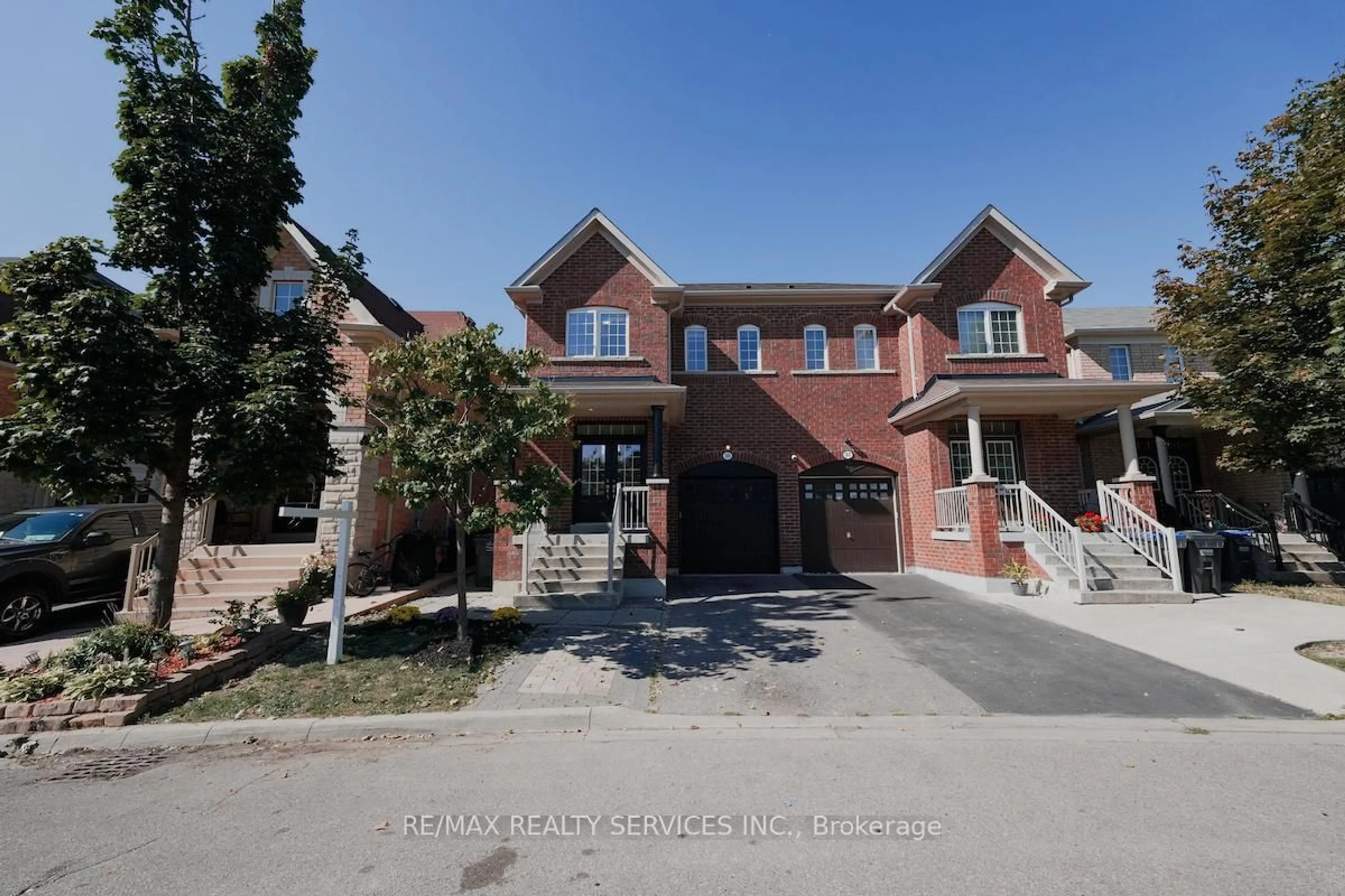Home with brick exterior material, street for 30 Loftsmoor Dr, Brampton Ontario L6R 3R7