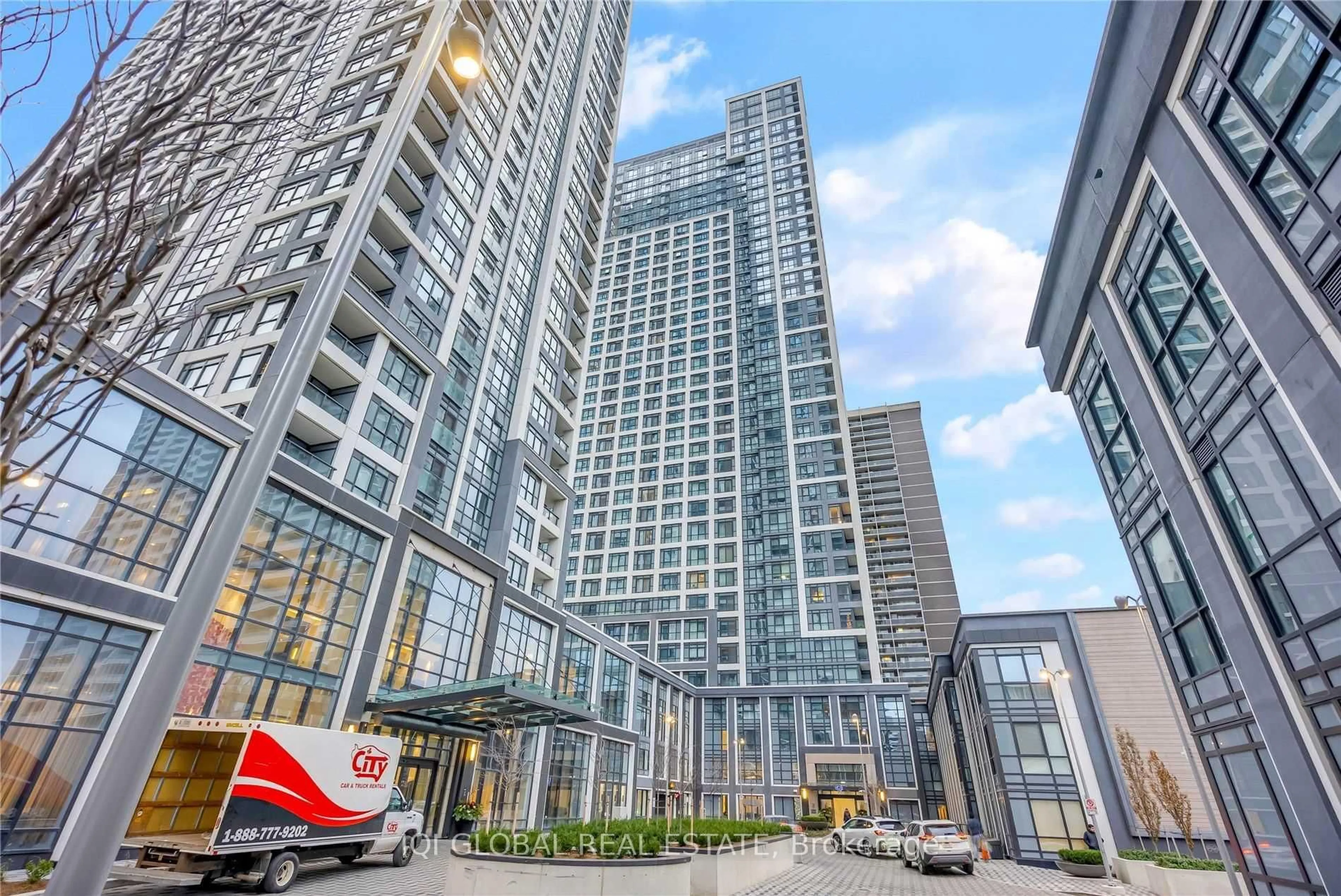 Indoor foyer for 9 Mabelle Ave #226, Toronto Ontario M9A 0E1