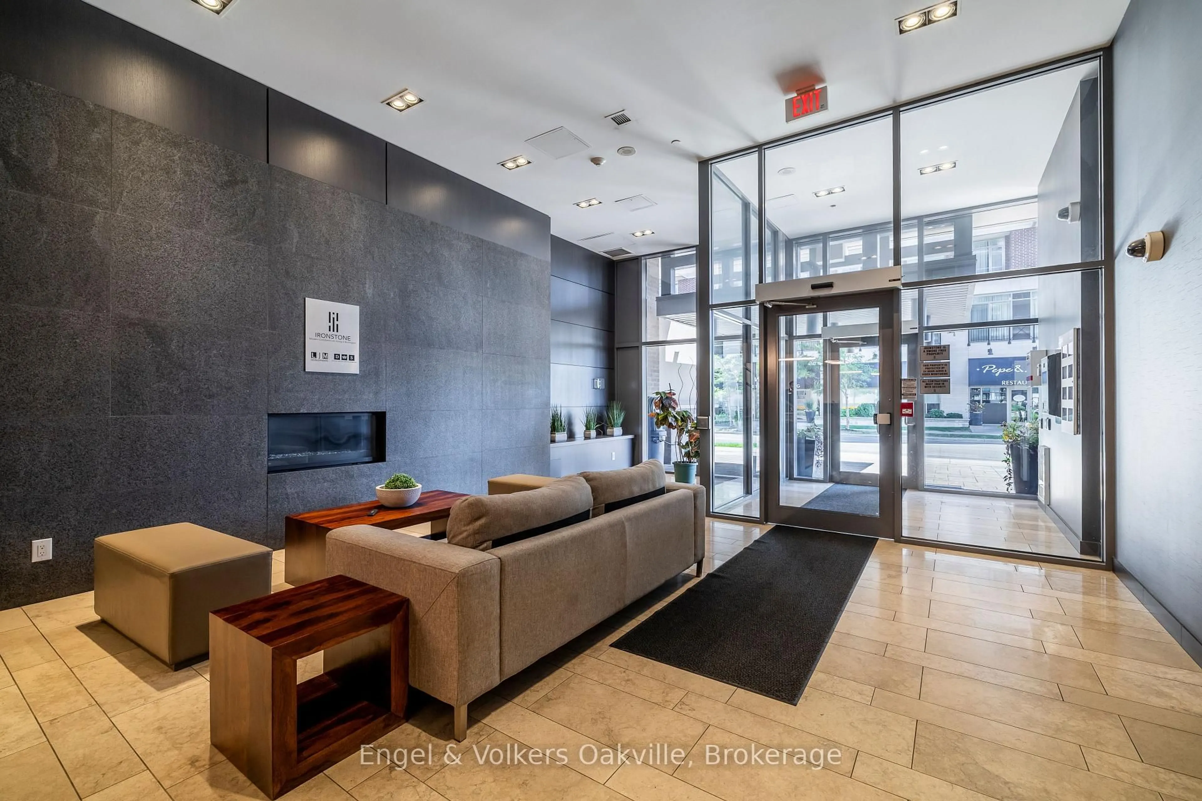 Lobby for 1940 Ironstone Dr #501, Burlington Ontario L7L 0E4
