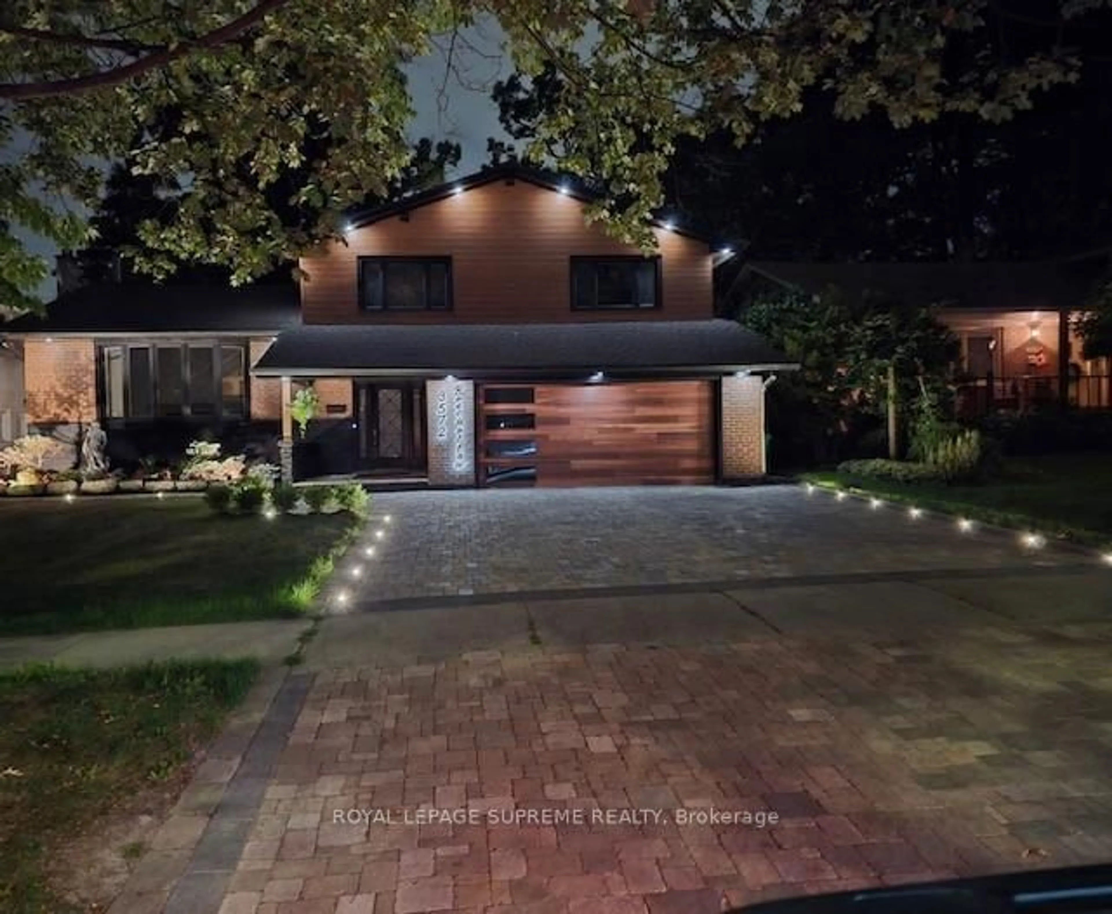 Home with brick exterior material, street for 3572 Beechollow Cres, Mississauga Ontario L4Y 3T2