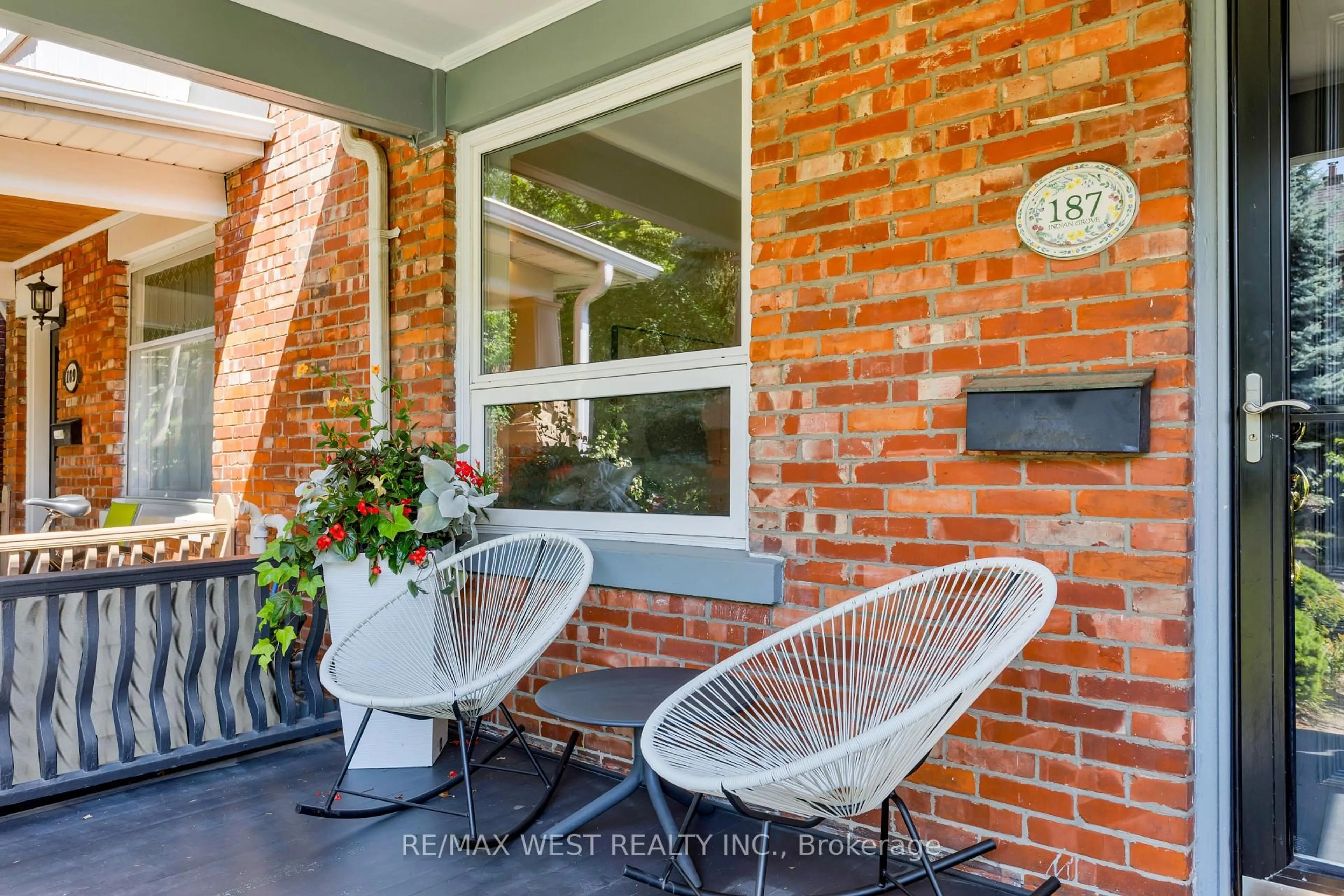 Patio, street for 187 Indian Grve, Toronto Ontario M6P 2H4